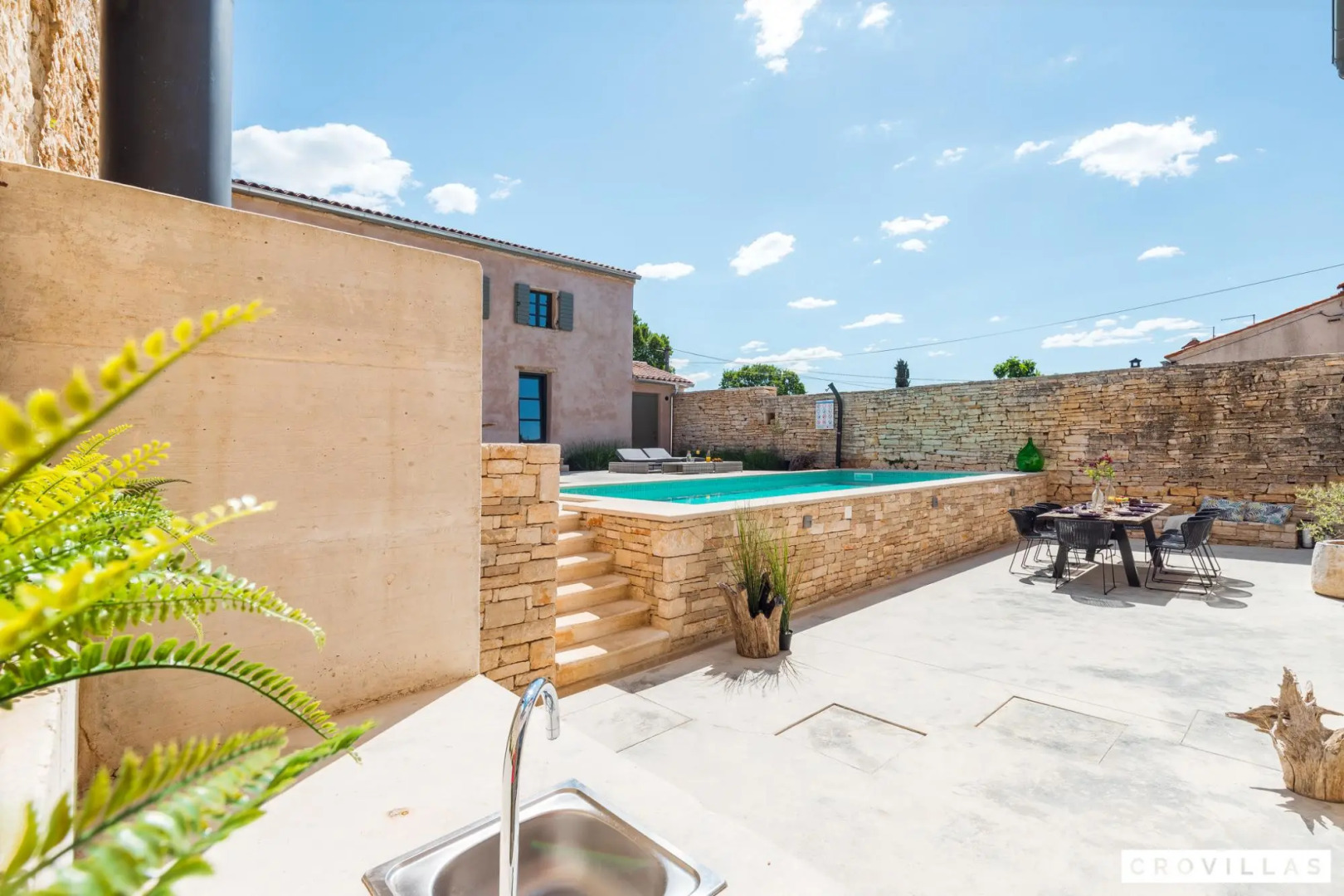 Elena Rovinj in Bale