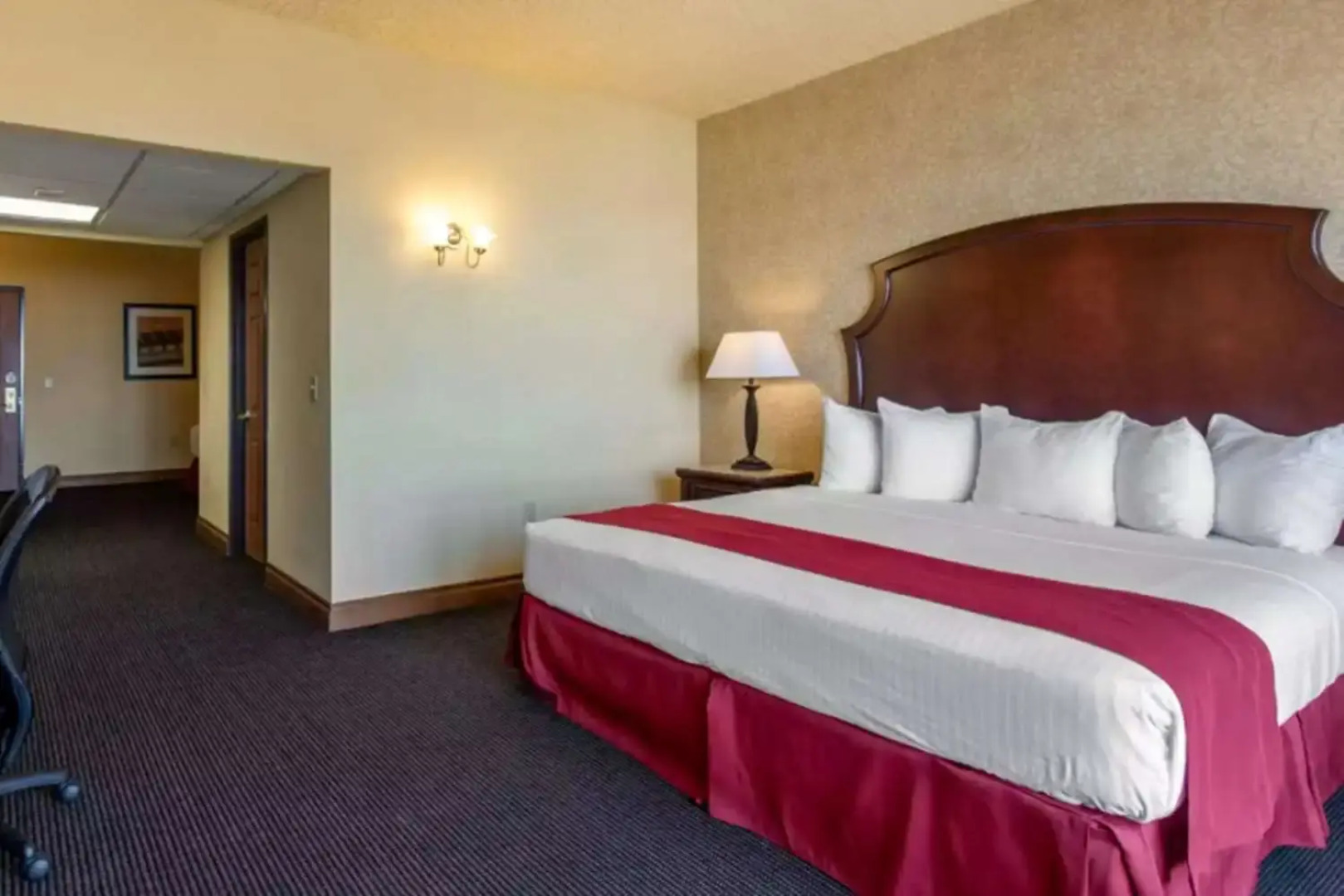 Shoreline Inn & Conference Center, an Ascend Collection Hotel