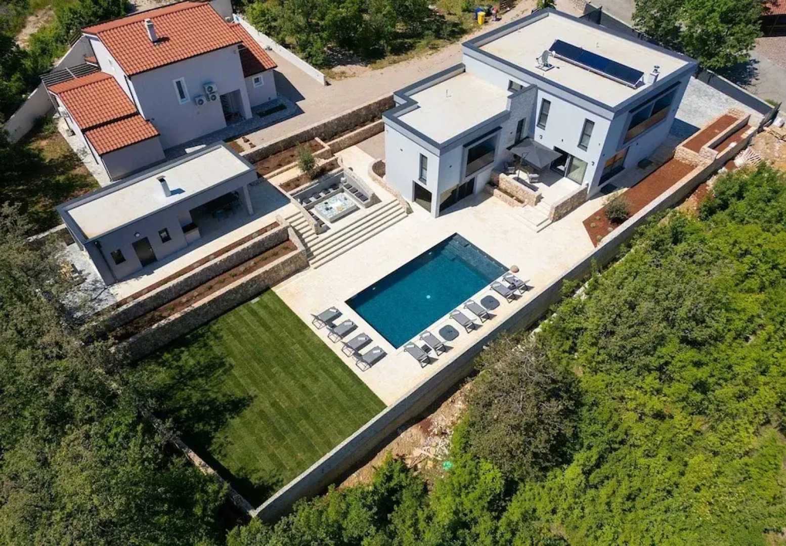 Villa Astrum With Heated Pool Jacuzzi and Sauna