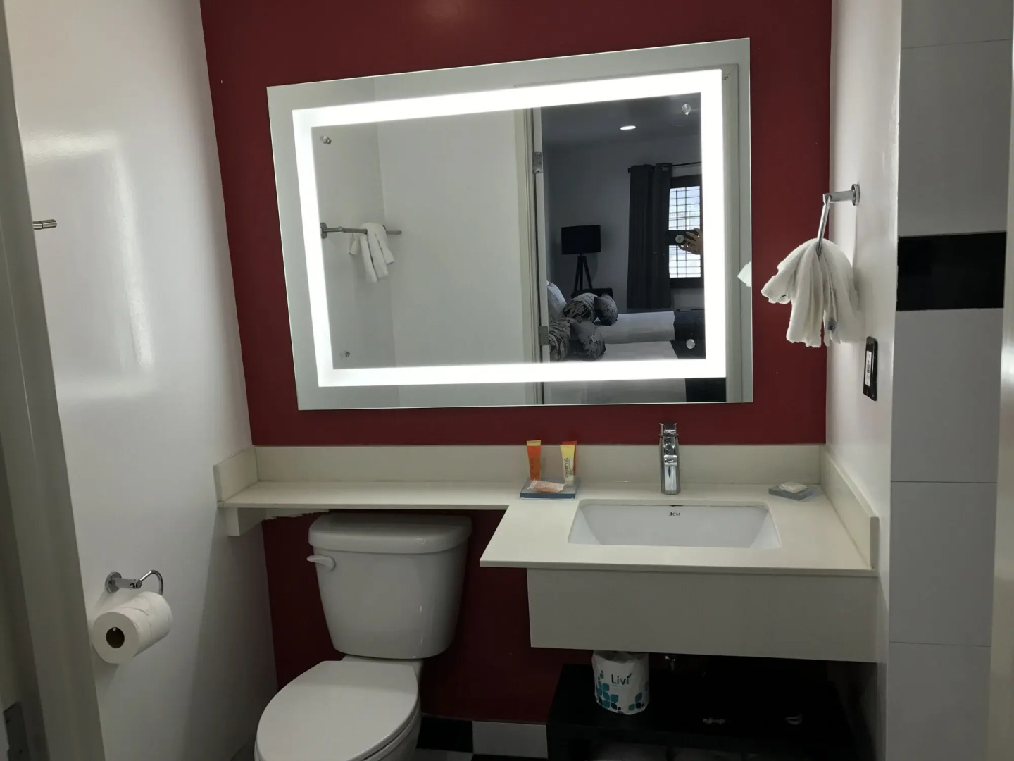 Legend Hotel Hollywood