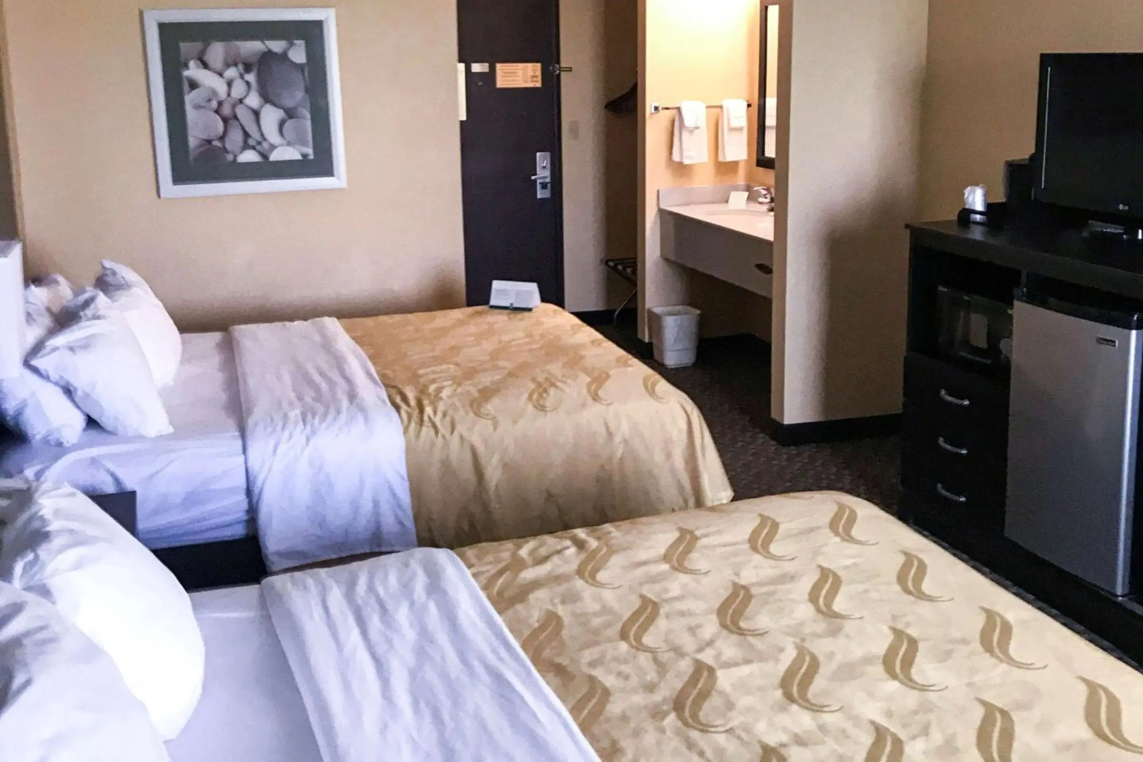 Quality Inn & Suites Mendota near I-39