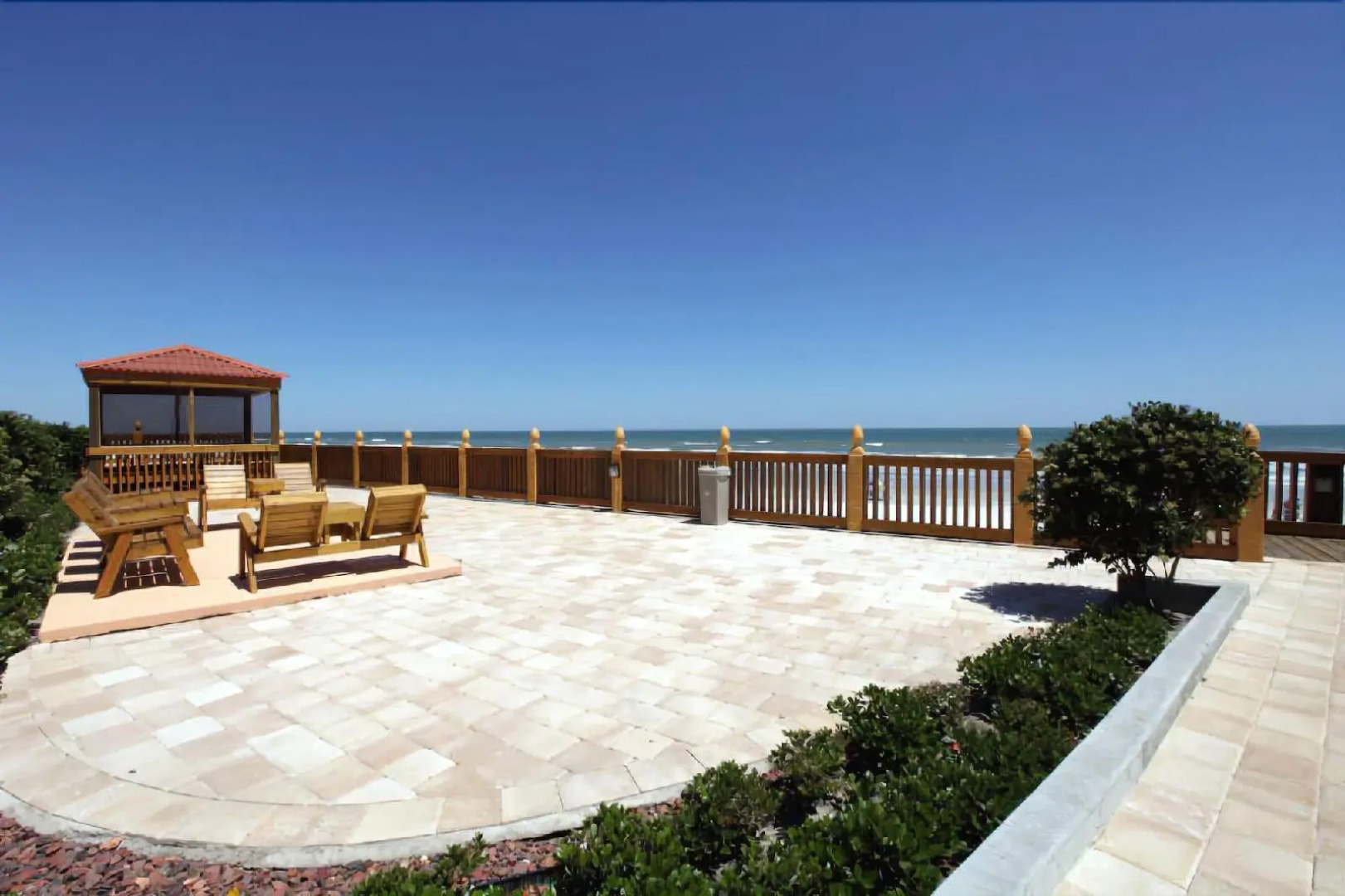 La Bella Oceanfront Inn