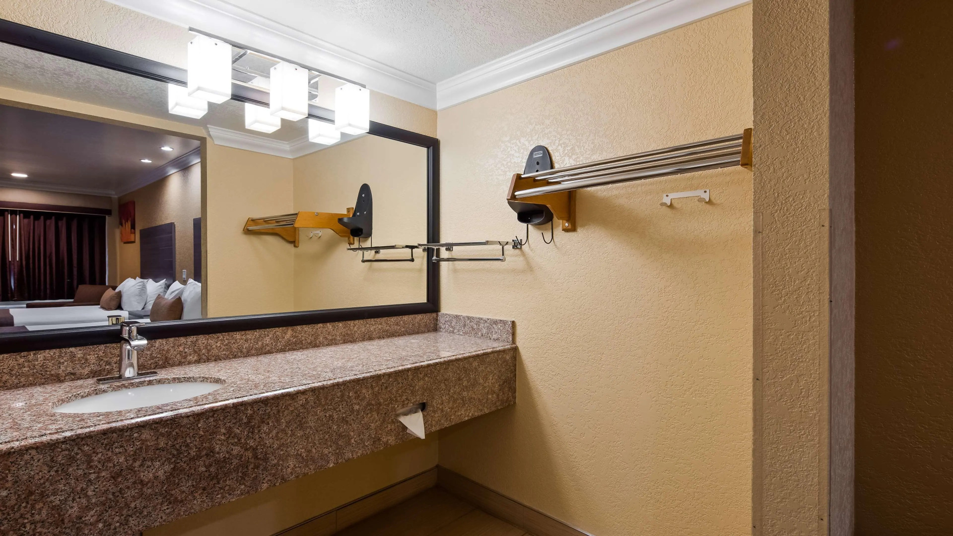 Best Western Hanford Inn