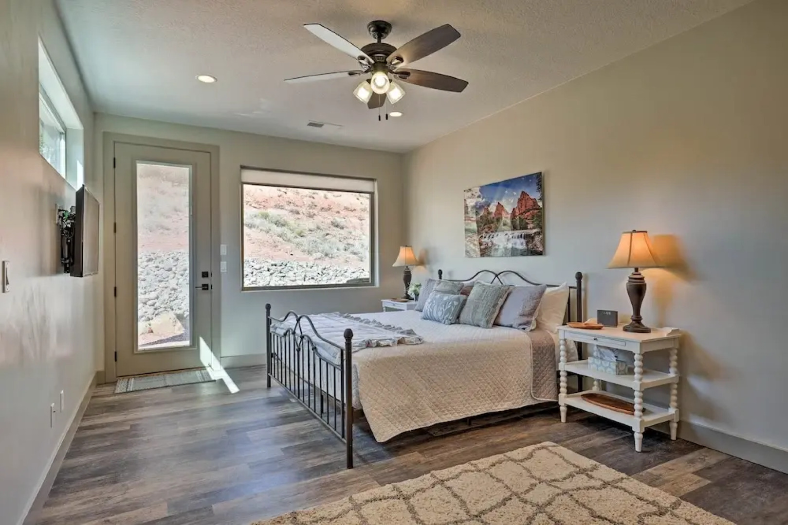 Day Trip to Zion: Home w/ Fire Pit & Pool Access