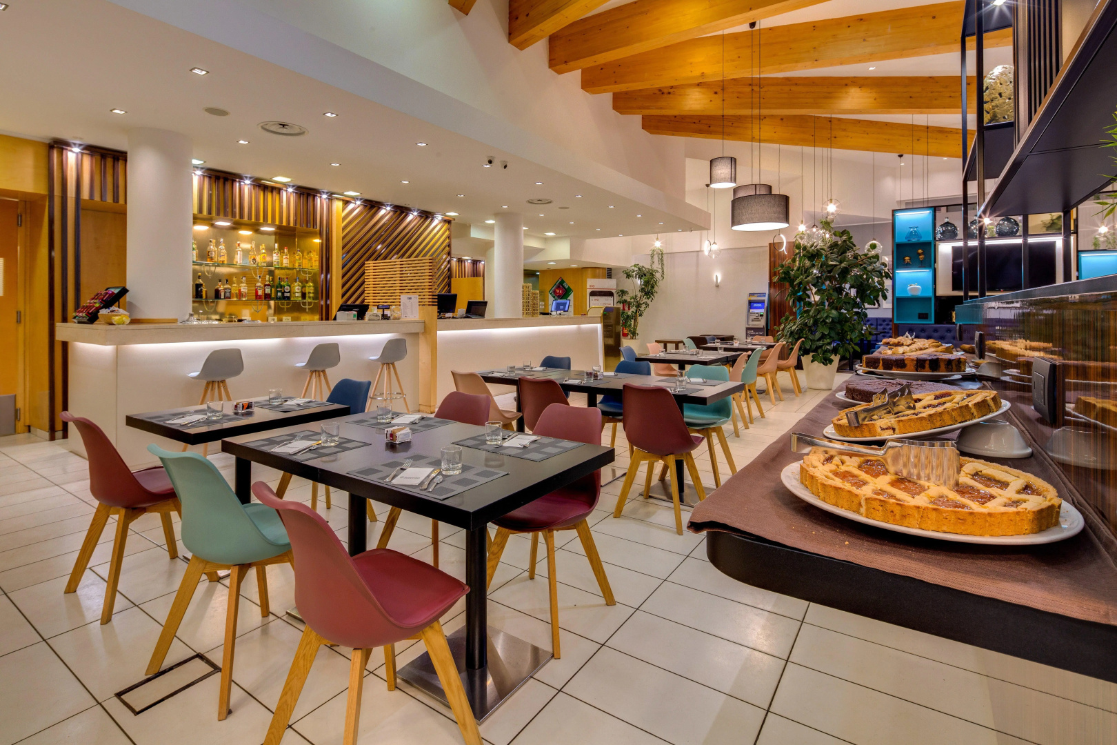 Отель Holiday Inn Bologna Fiera