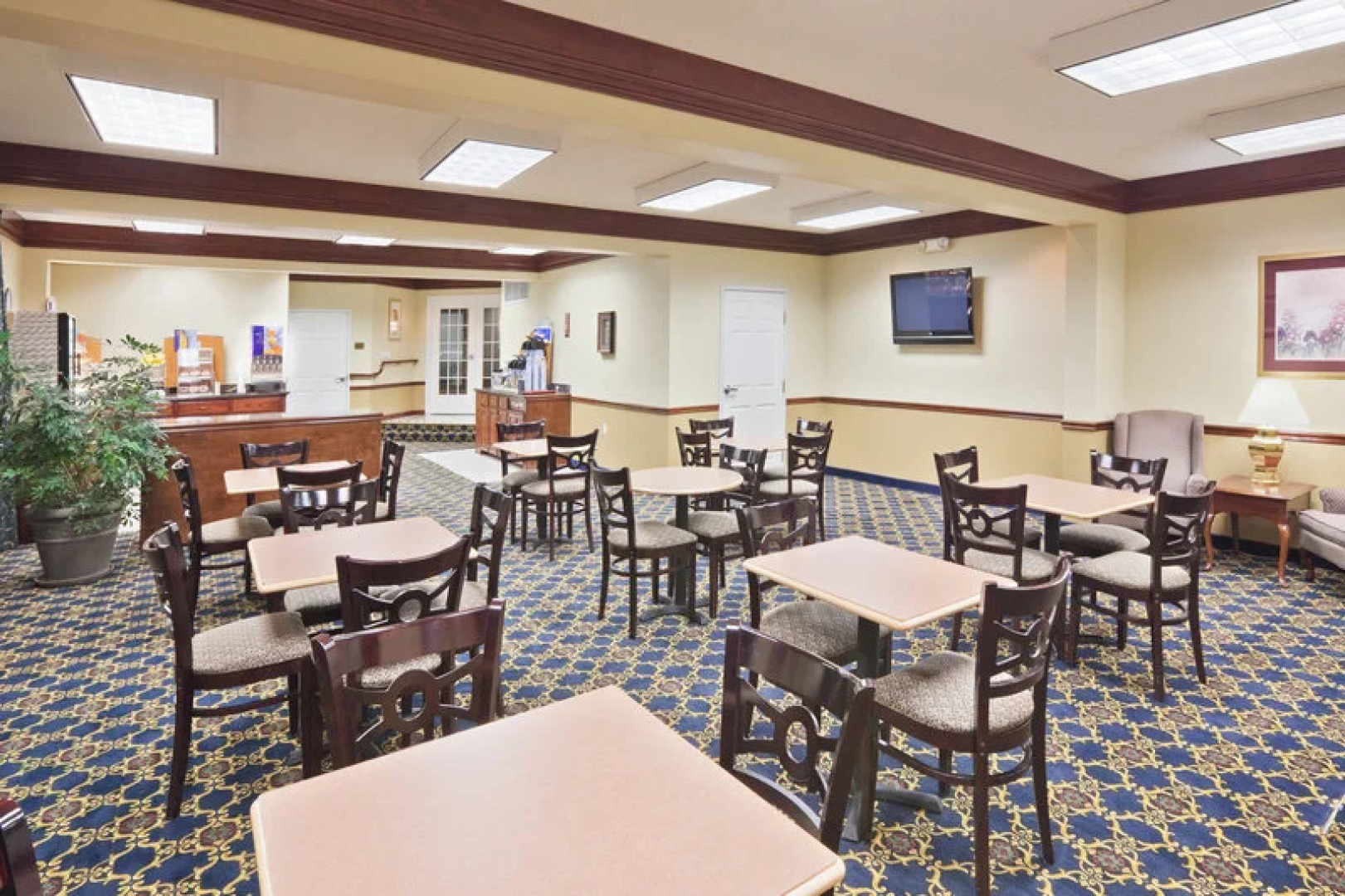 Days Inn & Suites By Wyndham Tahlequah