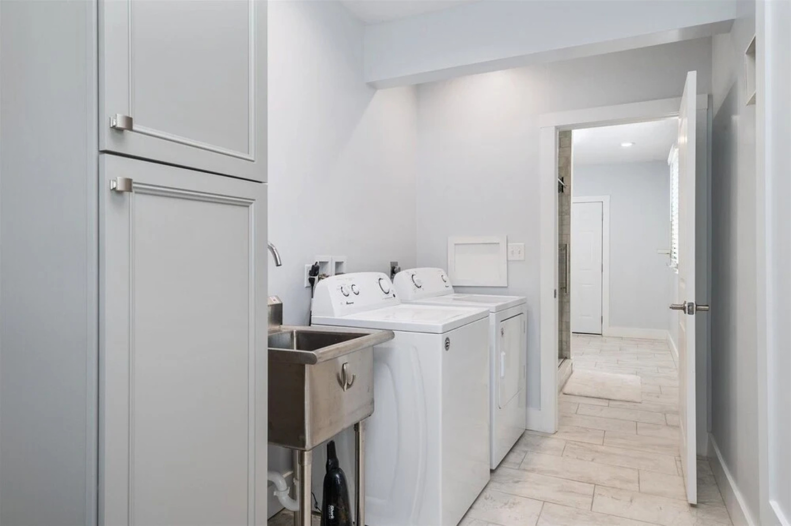 Waterfront Bliss: Ultimate Tilghman Retreat 4 Bedroom Home by RedAwning