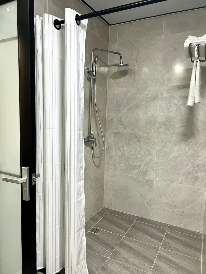 Colony Club Resort & Casino (The old Palm Spring Resort)