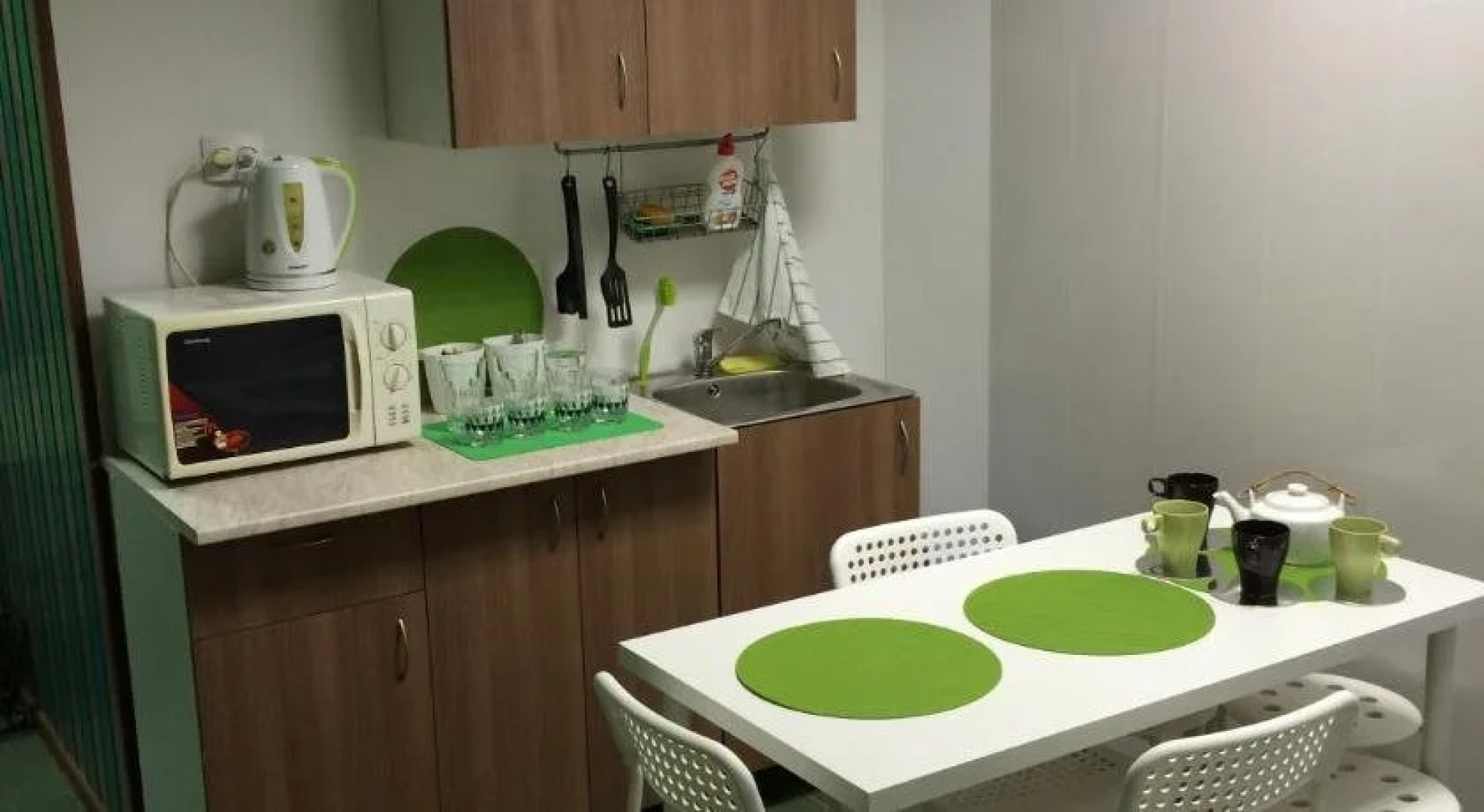 Green Cat Capsule Hostel