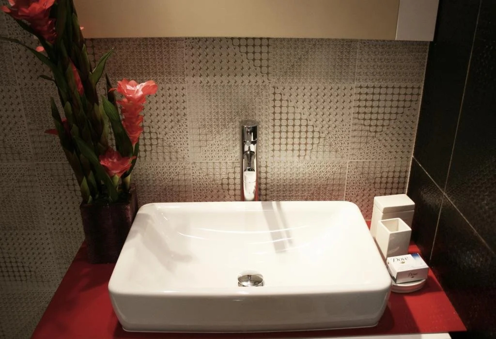 Sunrise Arches Apartments