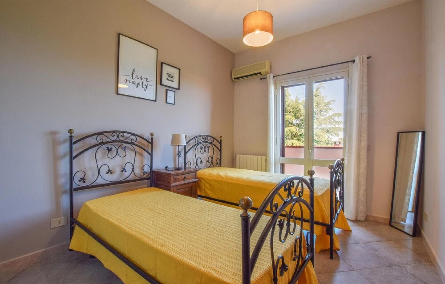 Nice Home in Altavilla Milicia With Jacuzzi, Wifi and 4 Bedrooms