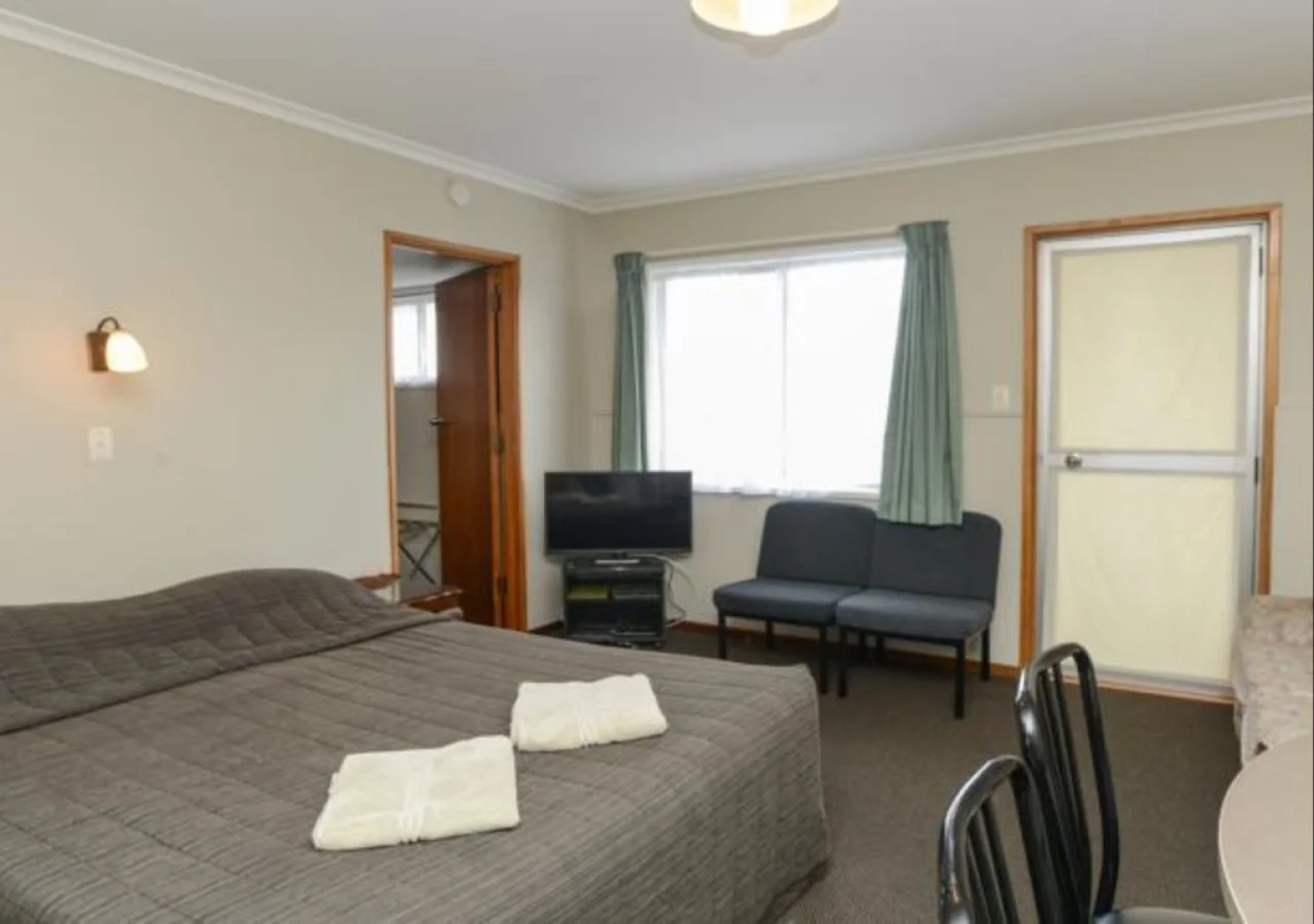 The Magpie-Hawkesbay Motel
