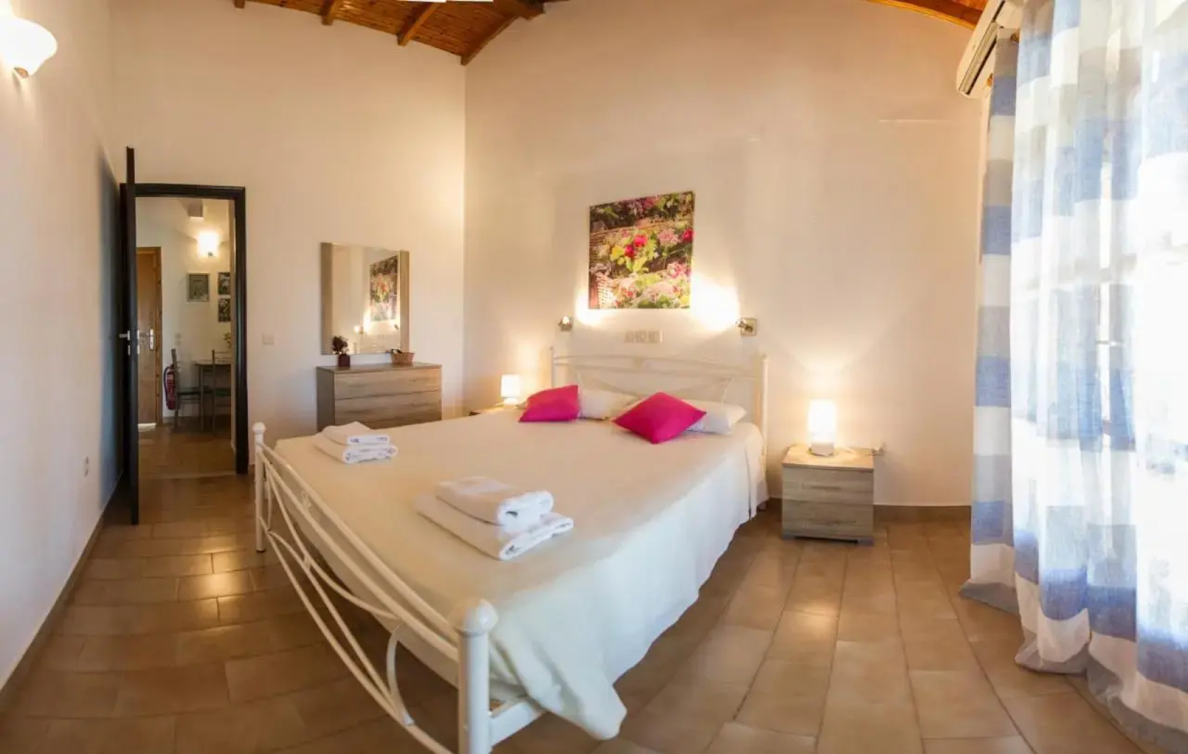Renata Rooms & Studios