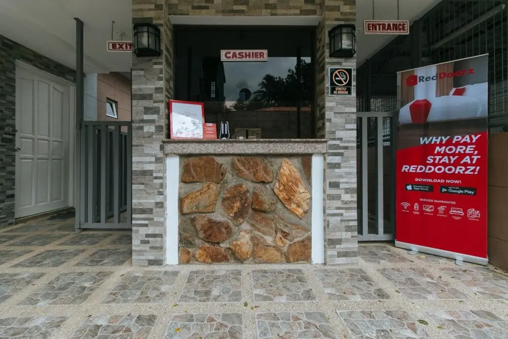 RedDoorz Premium @ Trece Indang Road
