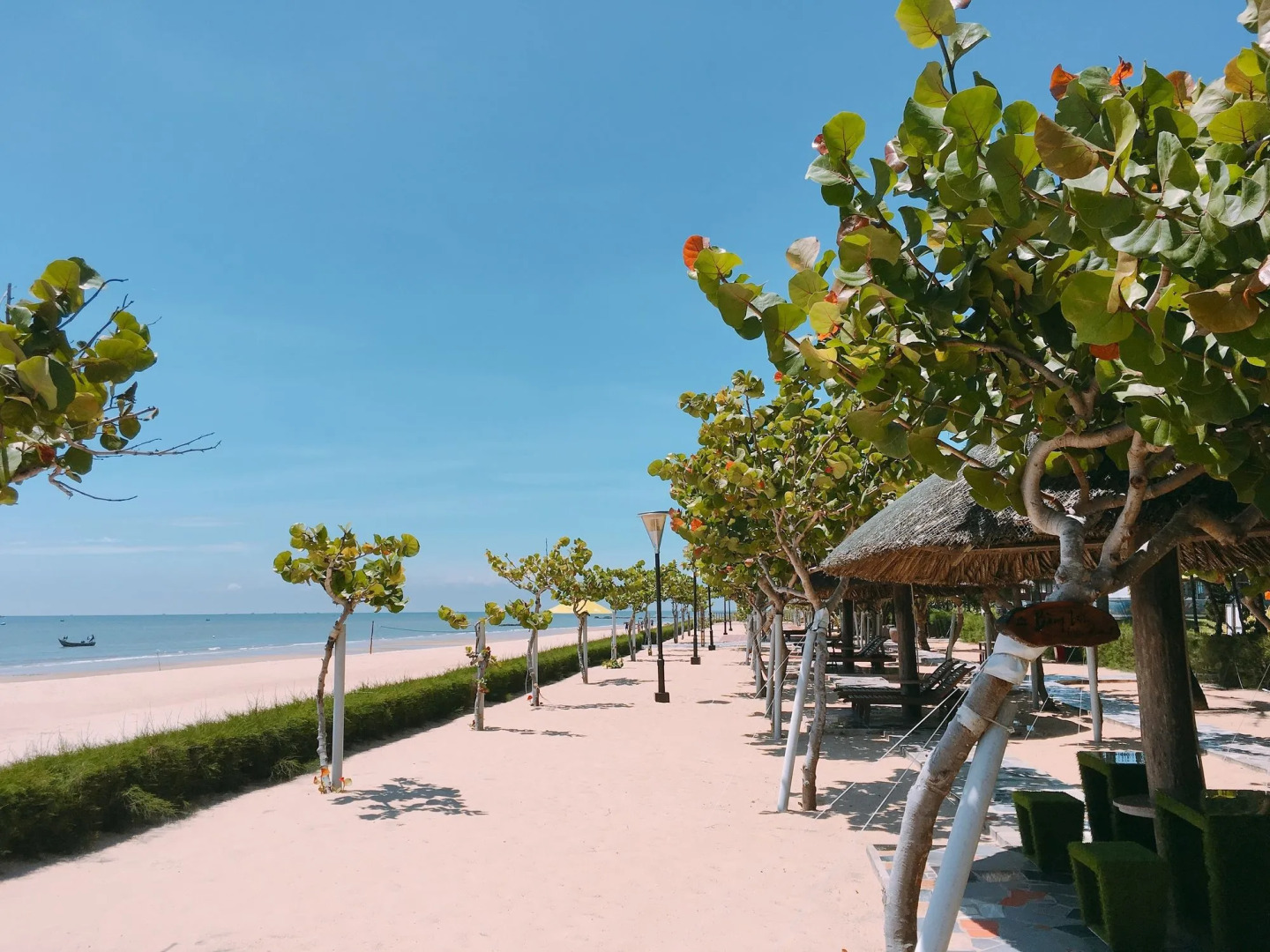 Carmelina Beach Resort