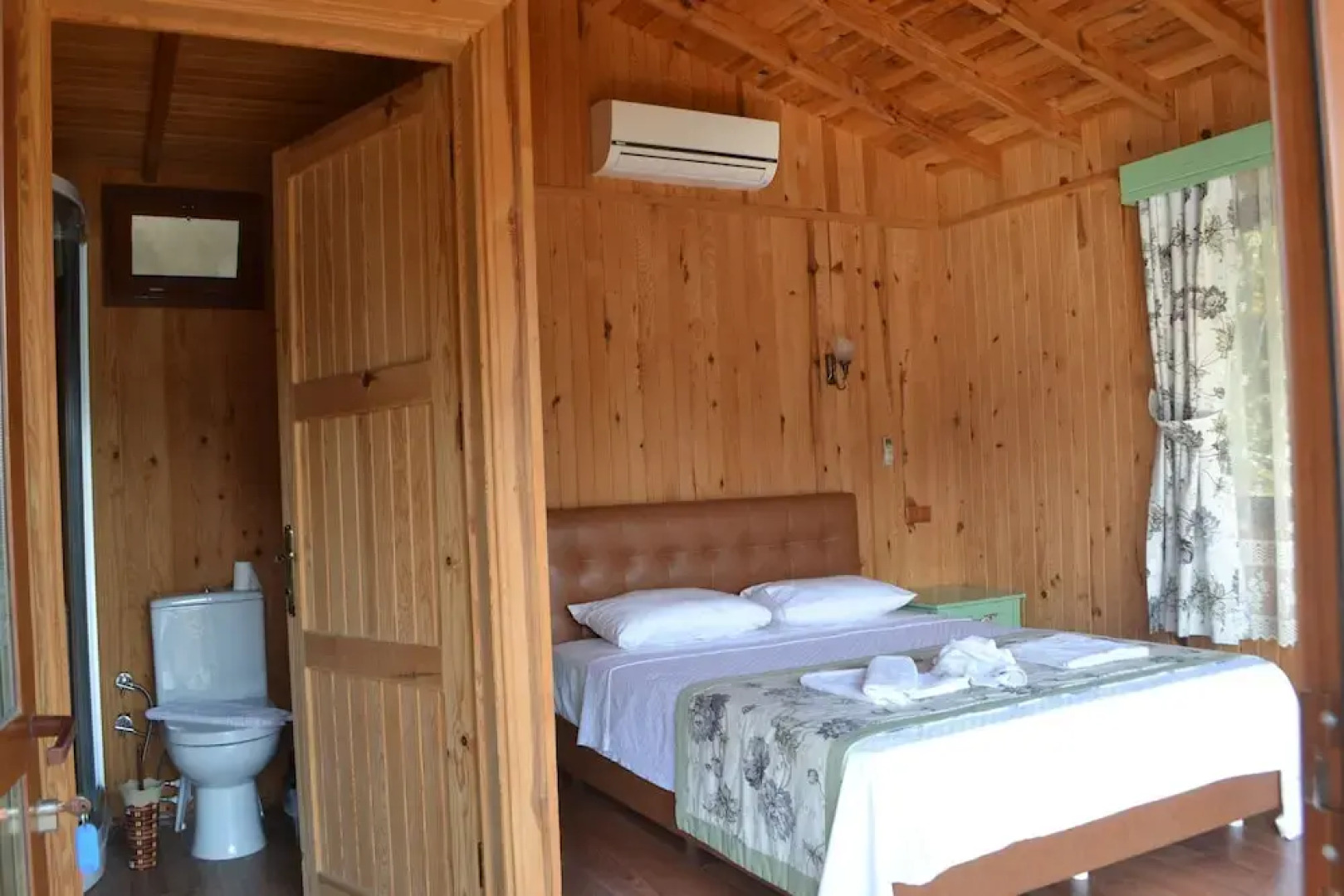 Azra's Bungalow Houses