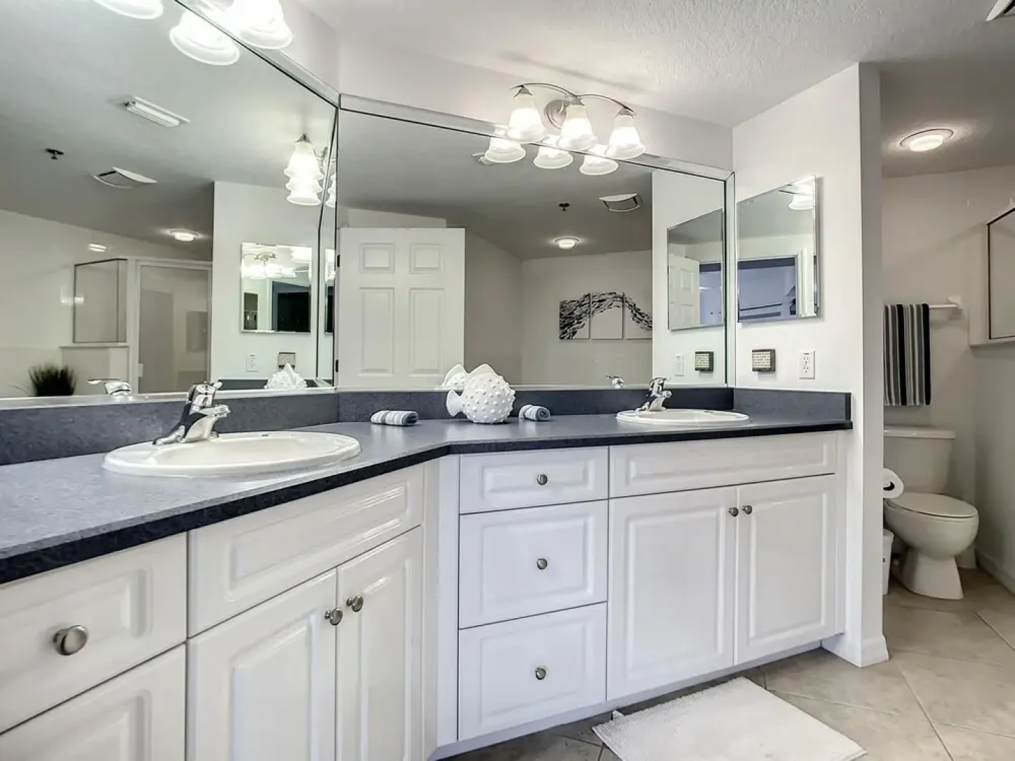 Come Drift Away in This Gorgeous Coastal Themed 3bed 2 Bath Condo Ow9-302