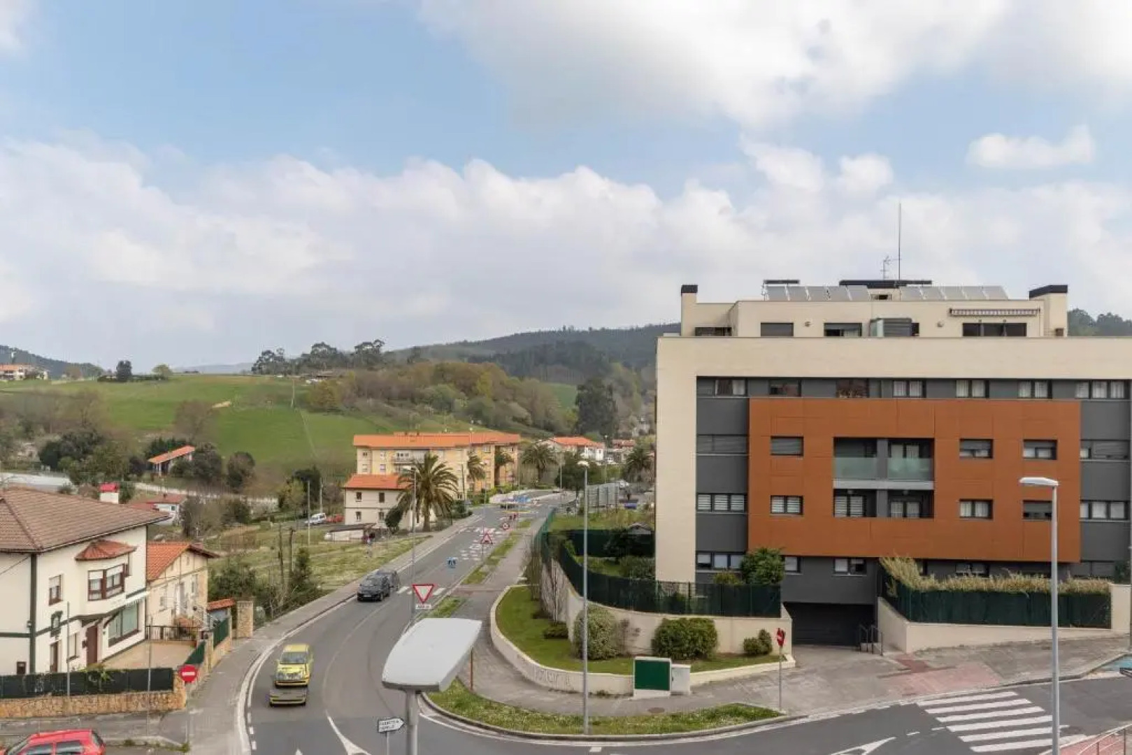 URDULIZ with parking by Aston Rentals