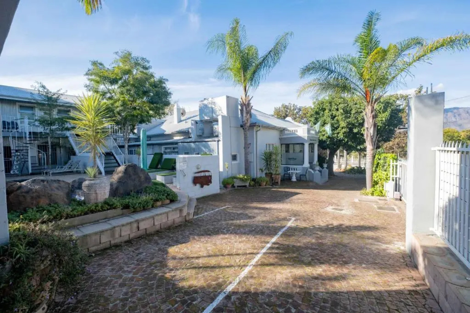 Skinkikofi Guest House