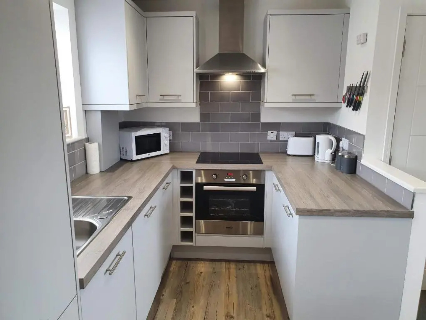 Elm Apartment by Cliftonvalley Apartments