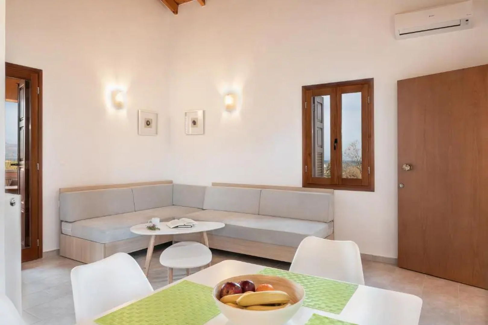 Androulakis Apartments