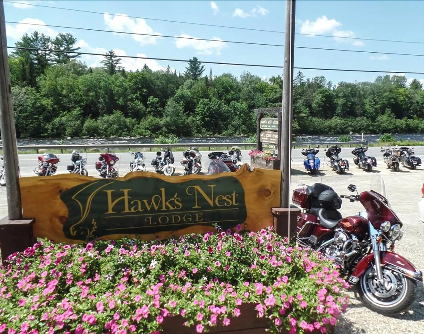 Hawks Nest Lodge And Restaurant