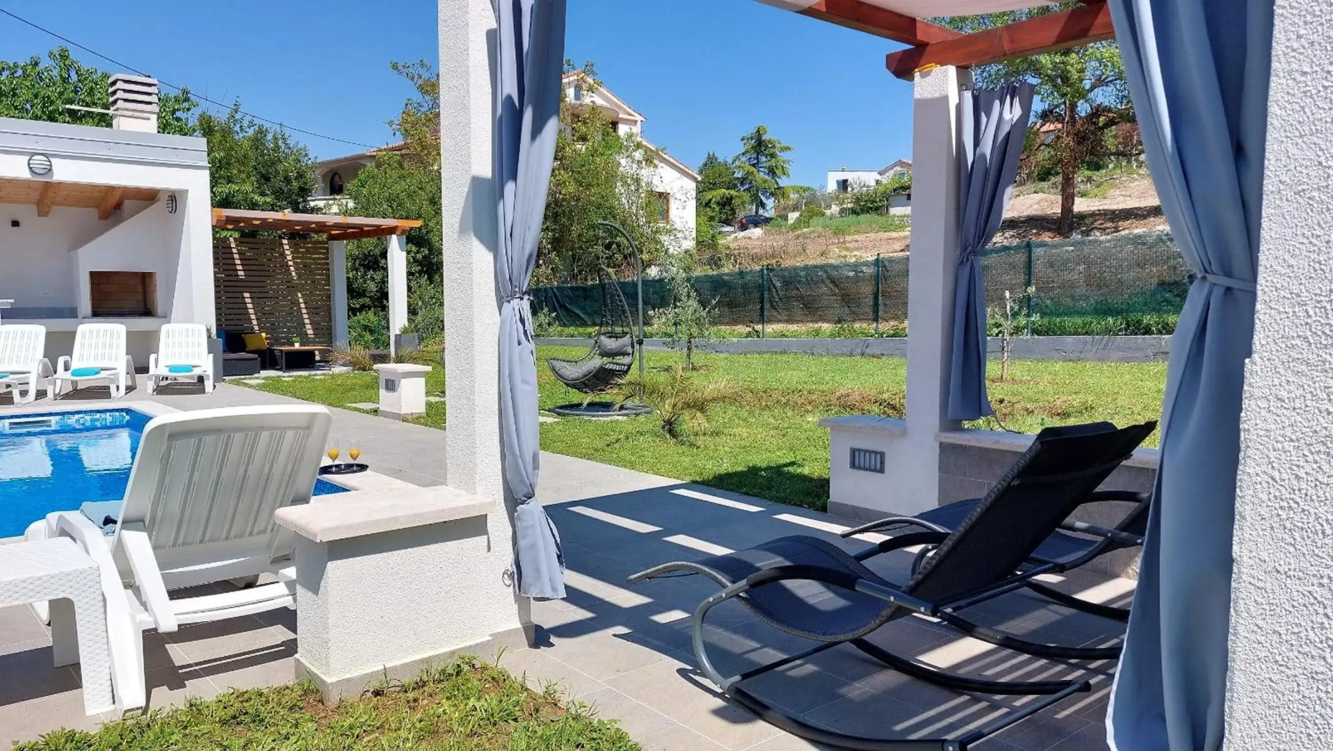 Villa Amoena with pool and sauna near Novigrad