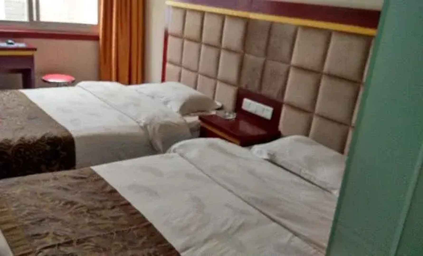 Yulin Kaiyulin Business Hotel