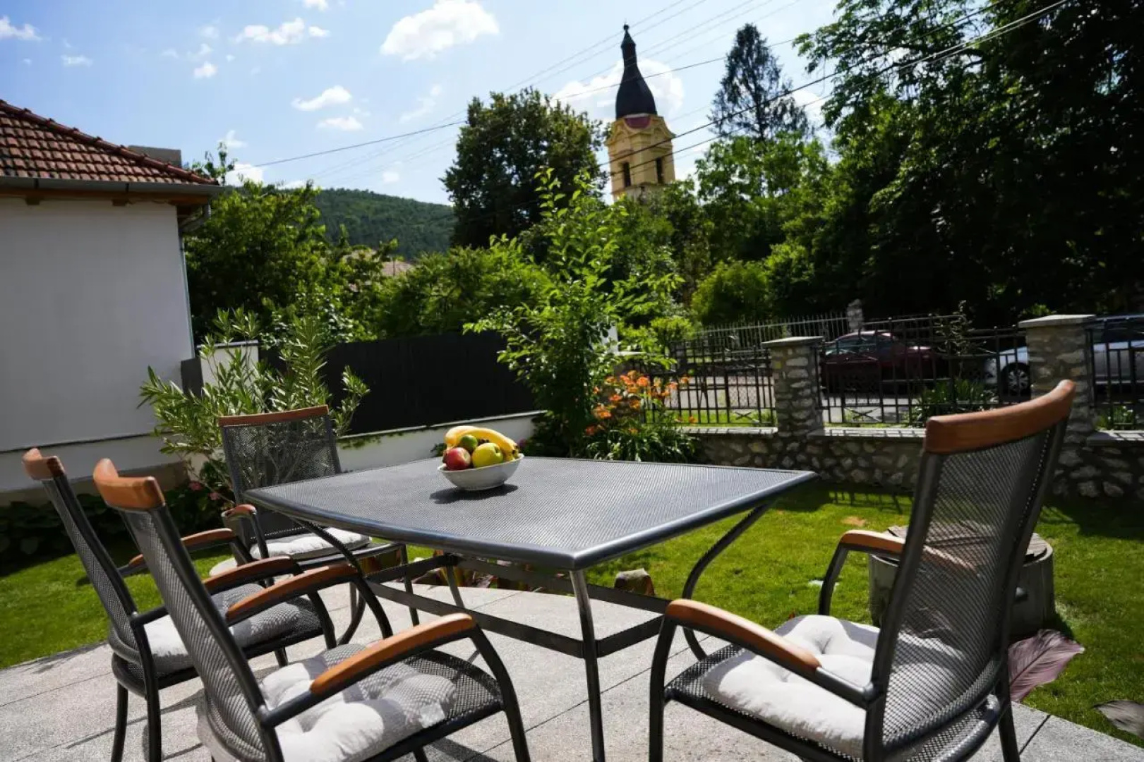 Varkert Deluxe Apartmanhaz