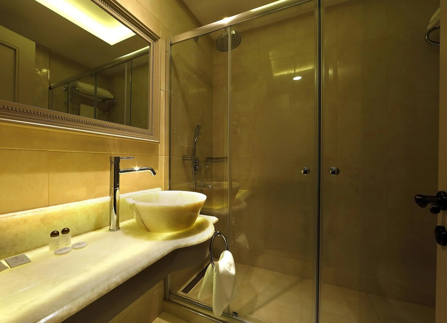 Palm Beach Hotel Bali