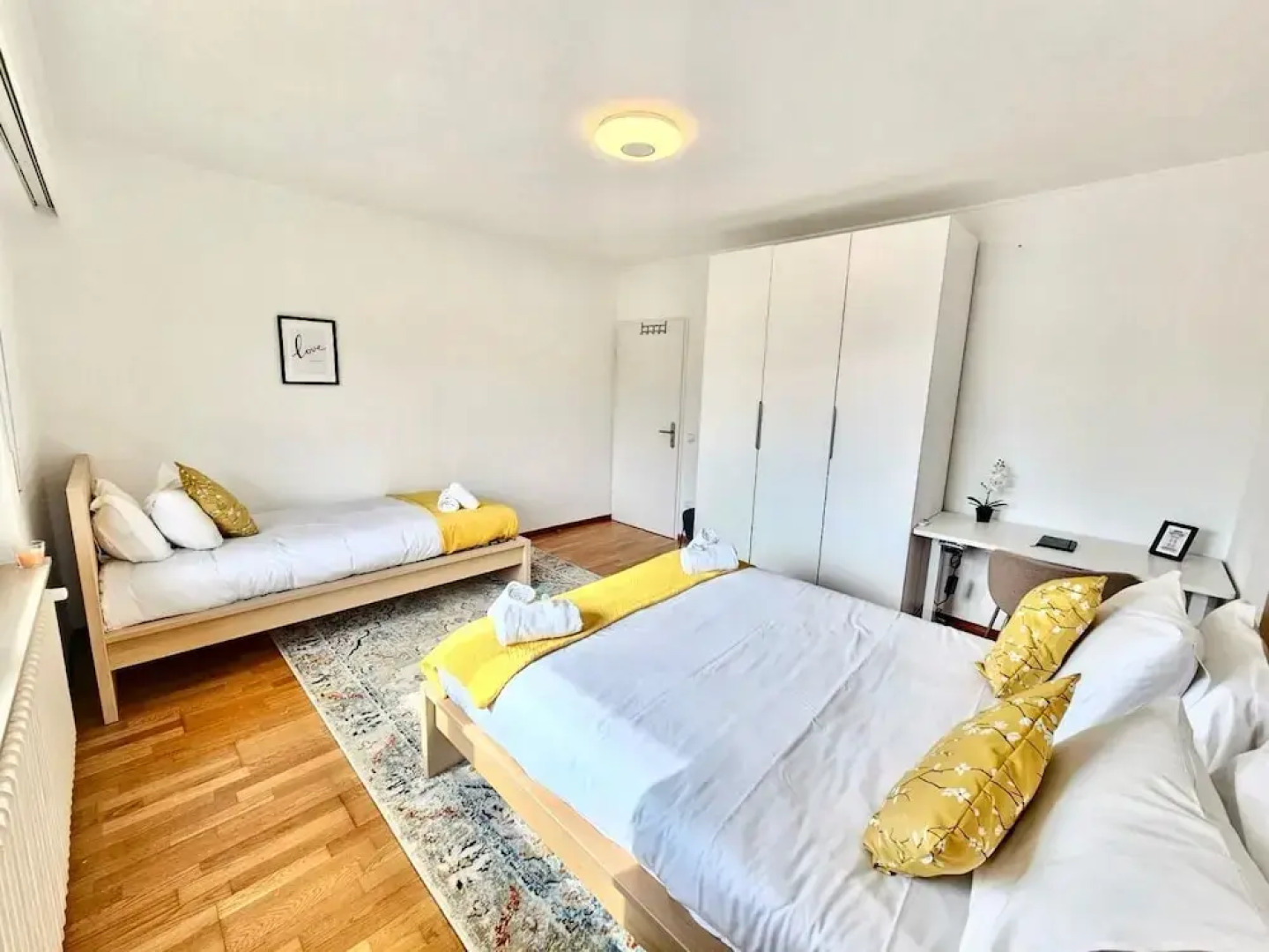 Charming 3 bedrooms with a cozy terrace