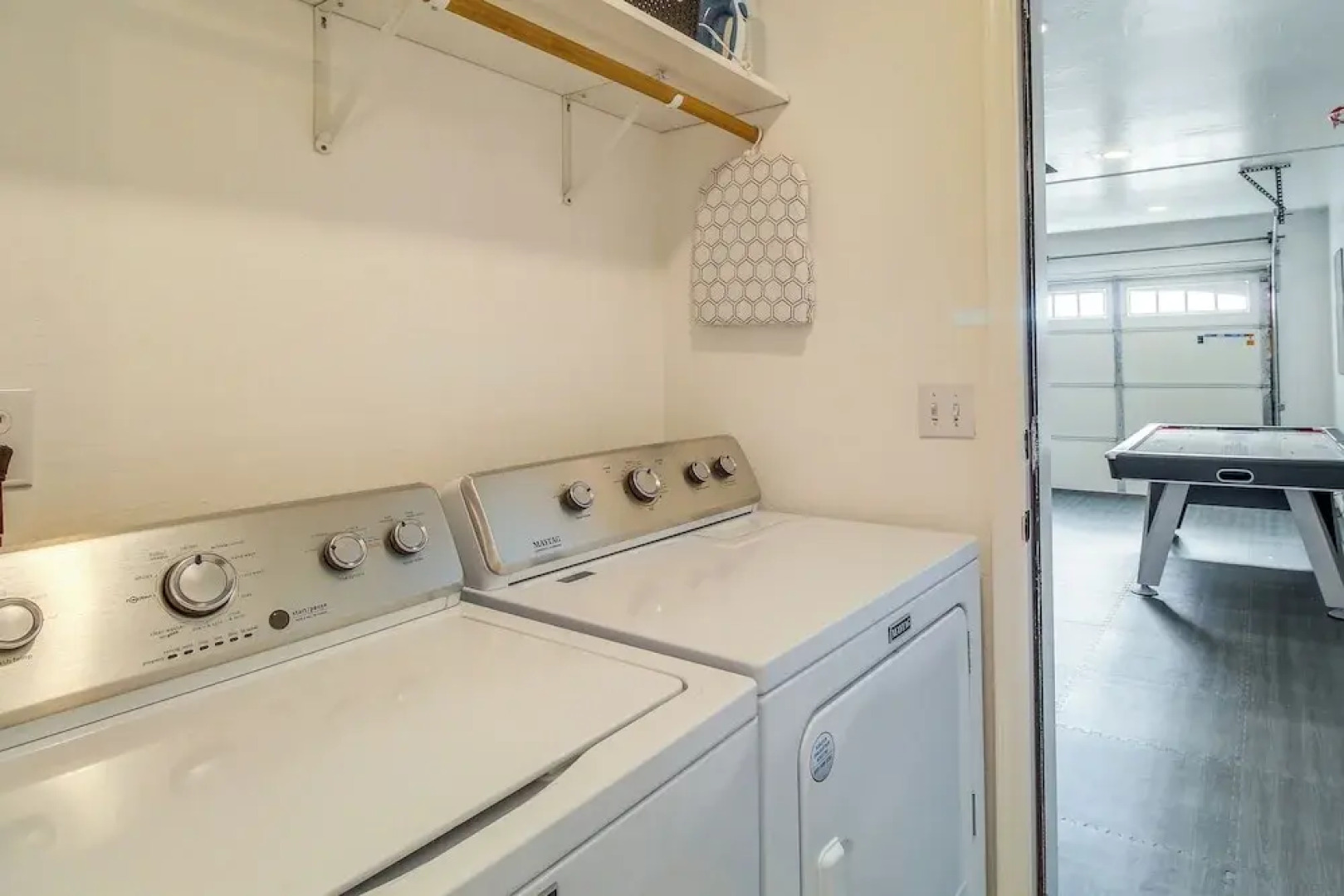 Walk to City Park: Family-friendly Show Low Home