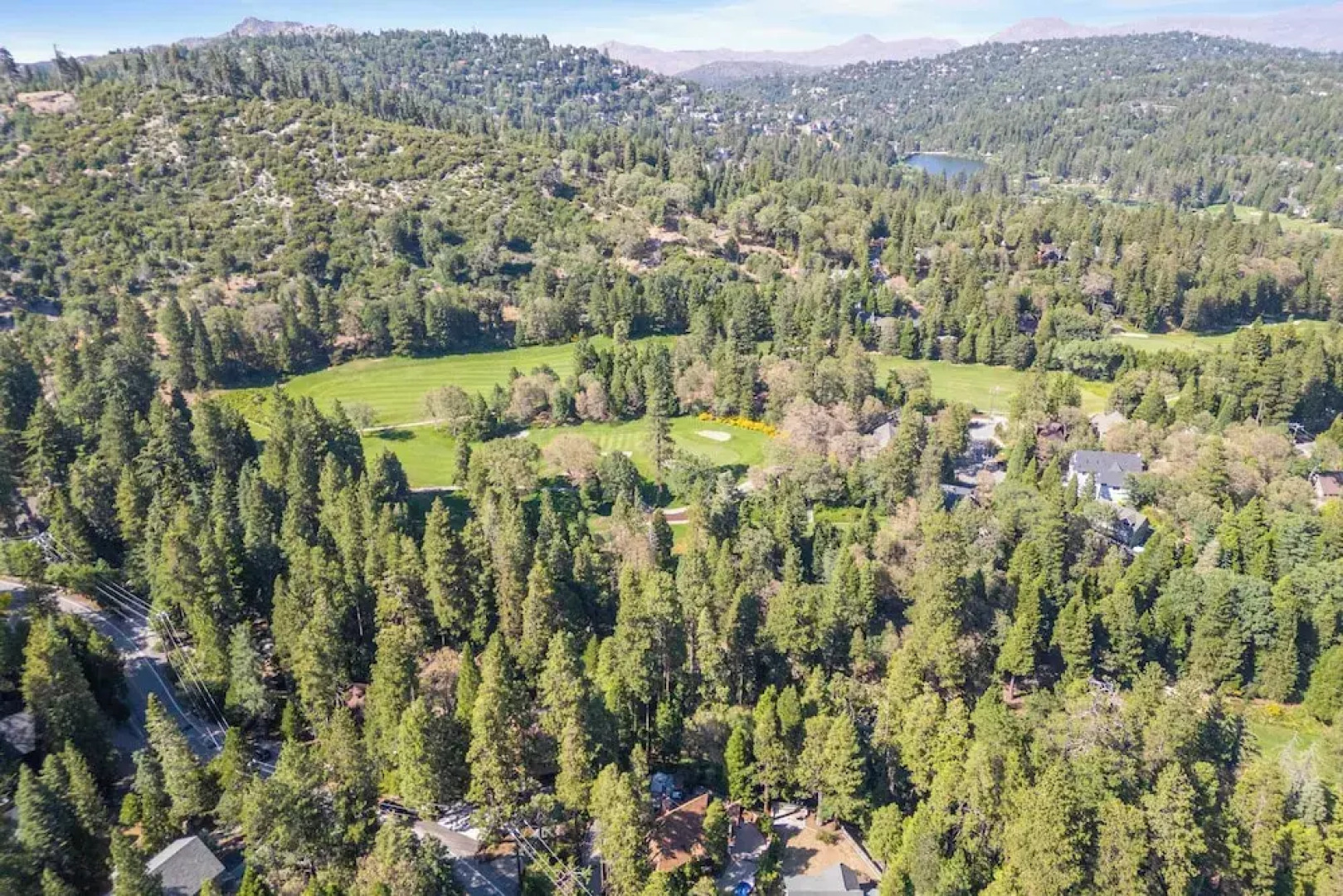 The Fairway Hideaway by Avantstay Game Room, Outdoor Dining & Near Lake Arrowhead