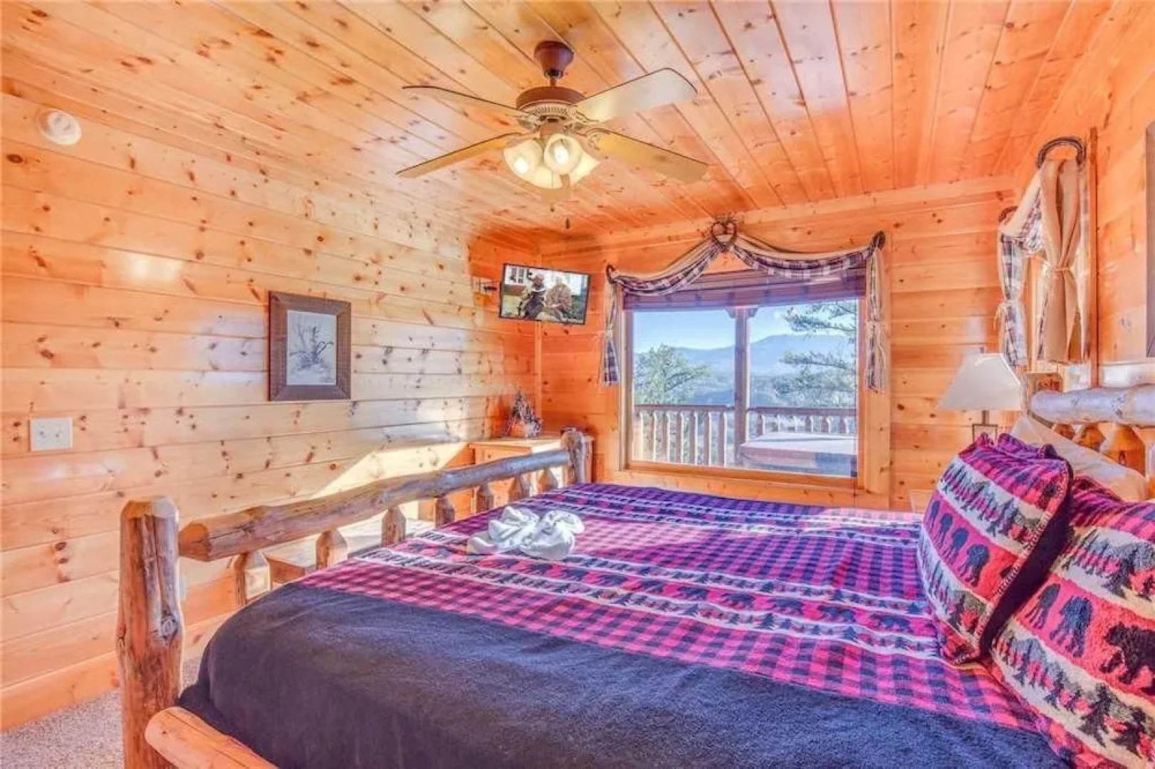 Misty Blue 1 Bedroom Home with Hot Tub