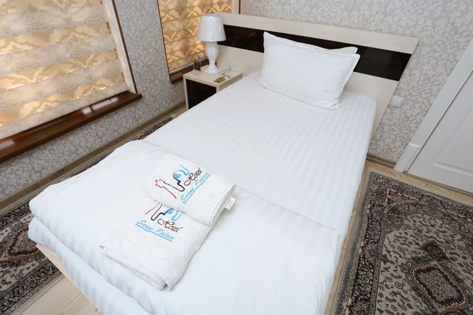 Отель Saroy Palace