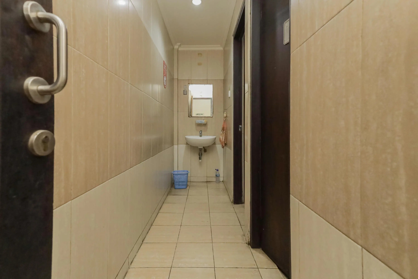 RedDoorz near Juanda Airport T1