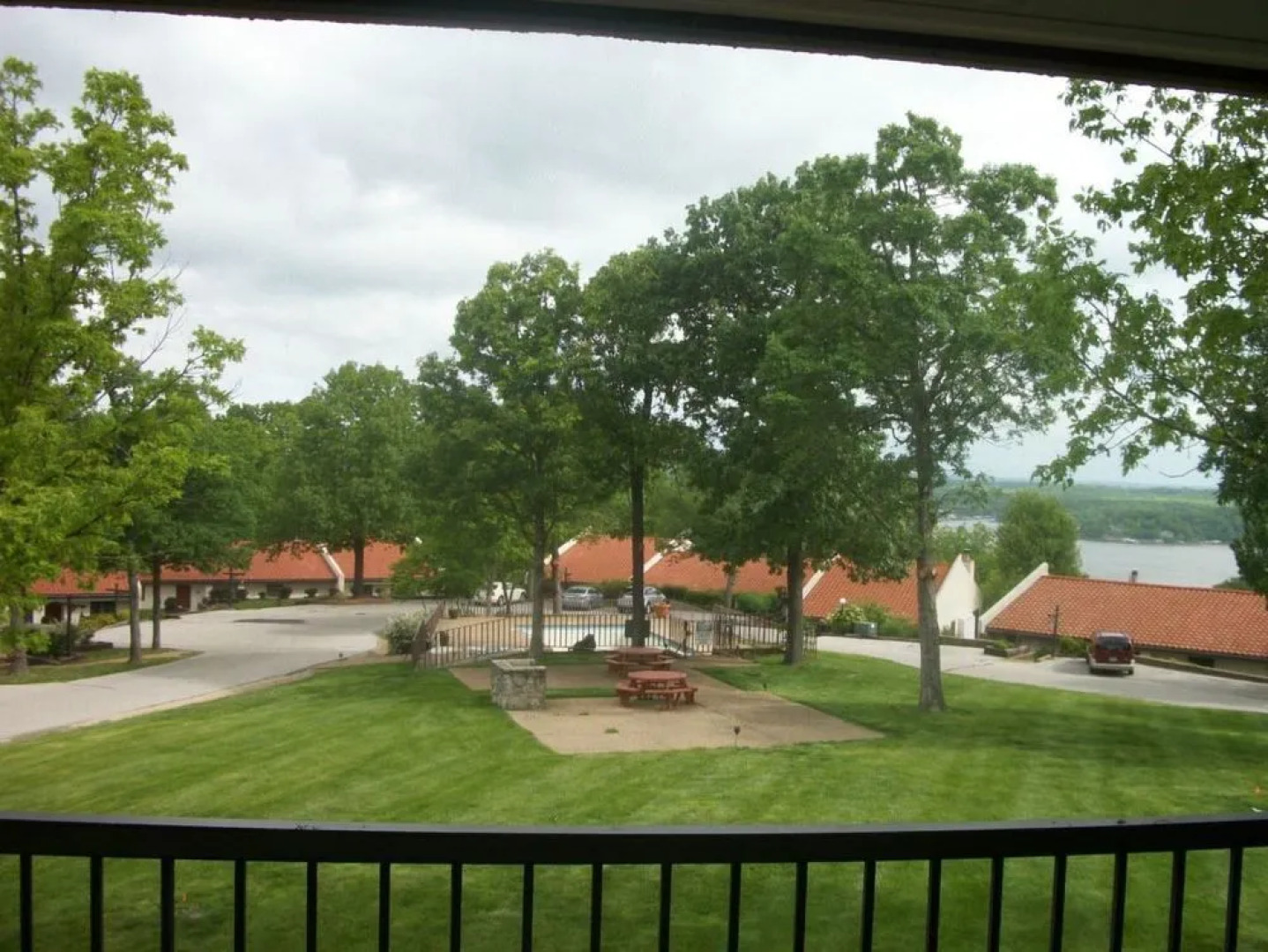 Four Seasons Racquet Club Condominiums