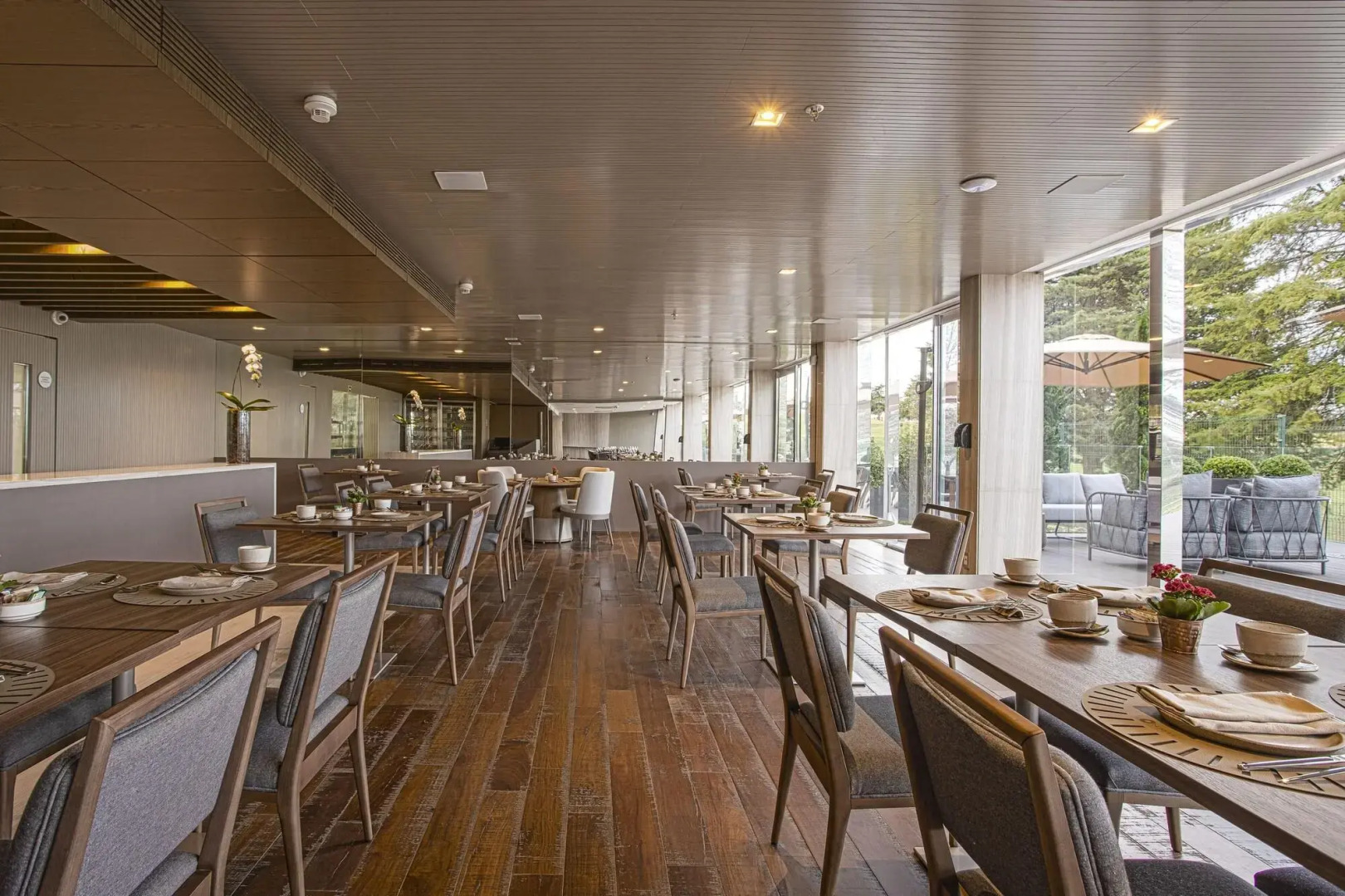 Suryaa Hotel Pinhais, Curio Collection by Hilton