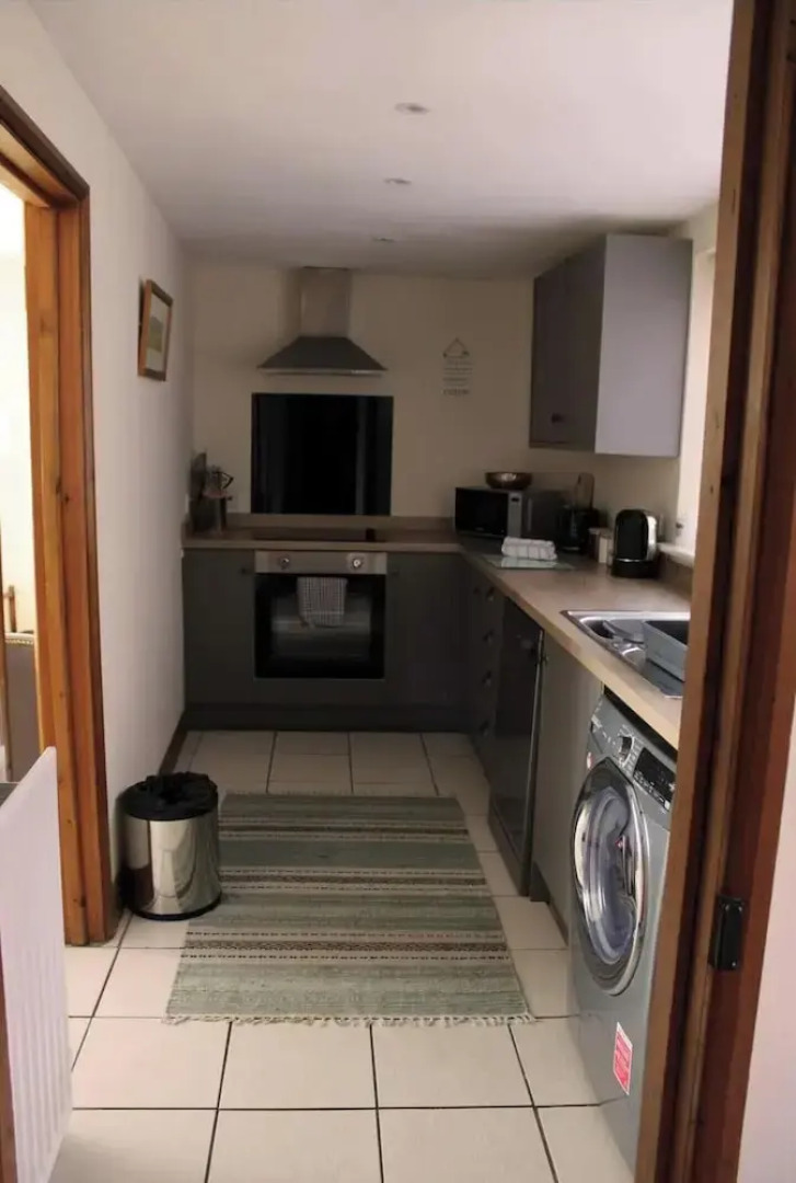 Blyton 2-bed Cottage, Parking, 30m to Lincoln