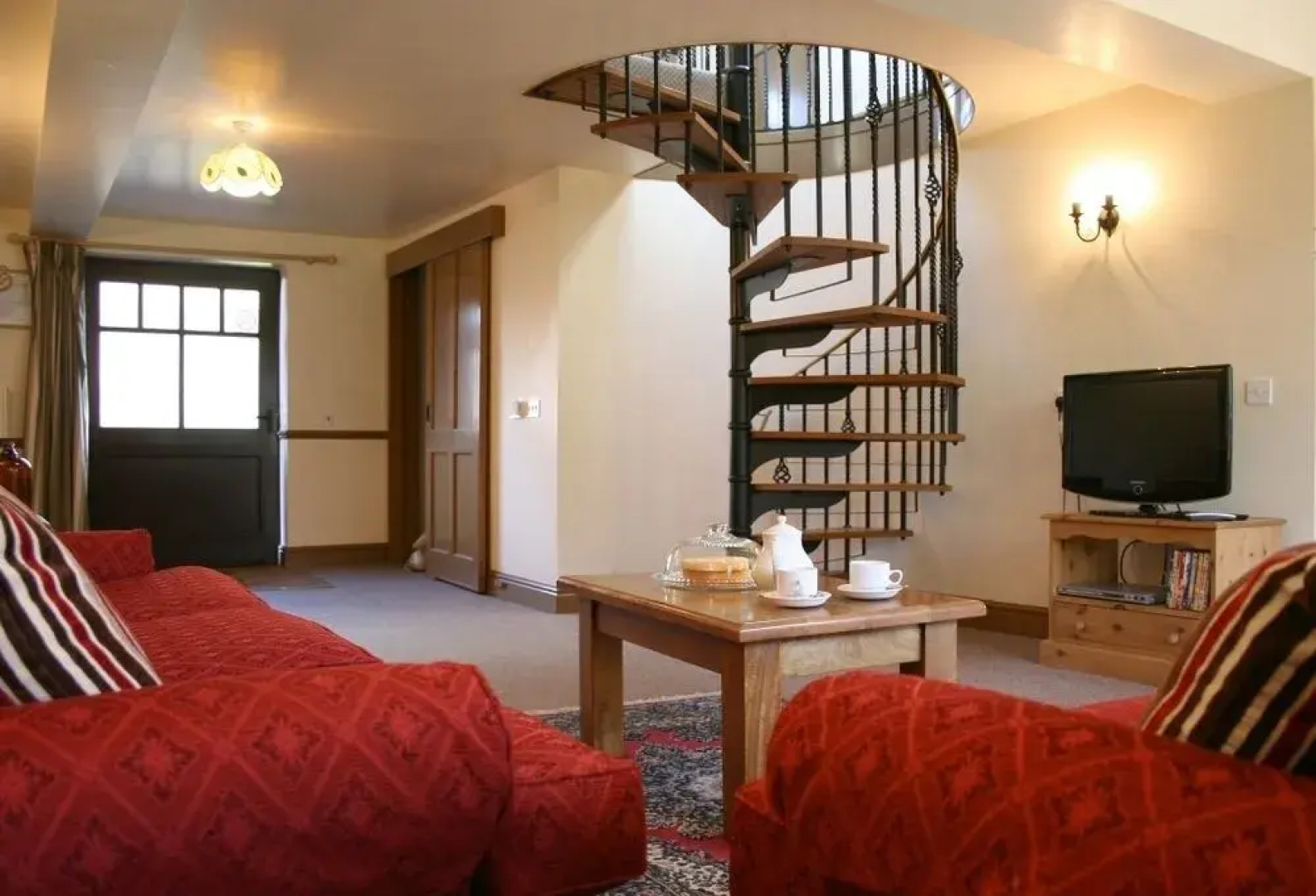 Bridge Farmhouse and Old Stables