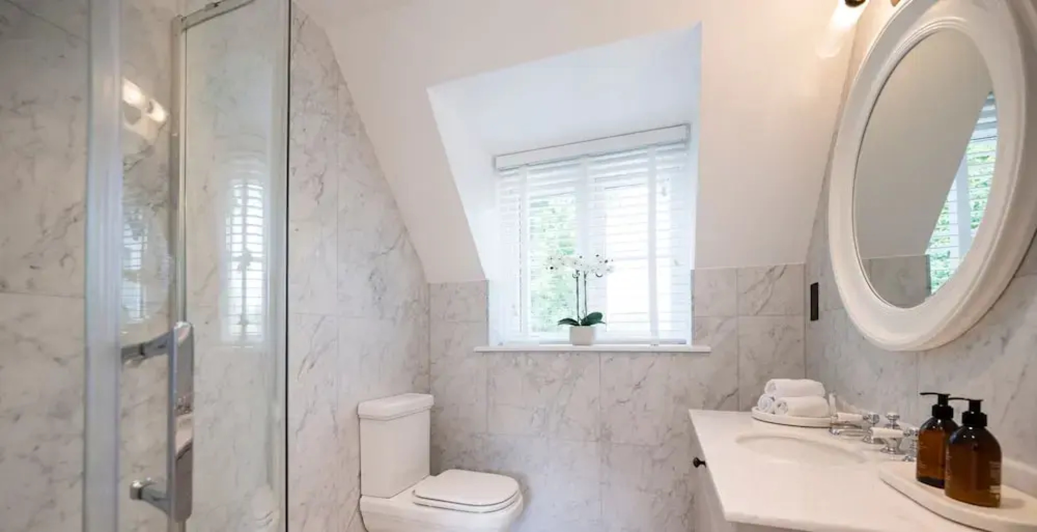 Magnolia Lodge - 4 Beds Fabulous Garden Parking