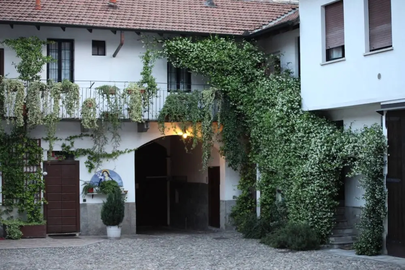 "trilocale In Corte Dell'800"