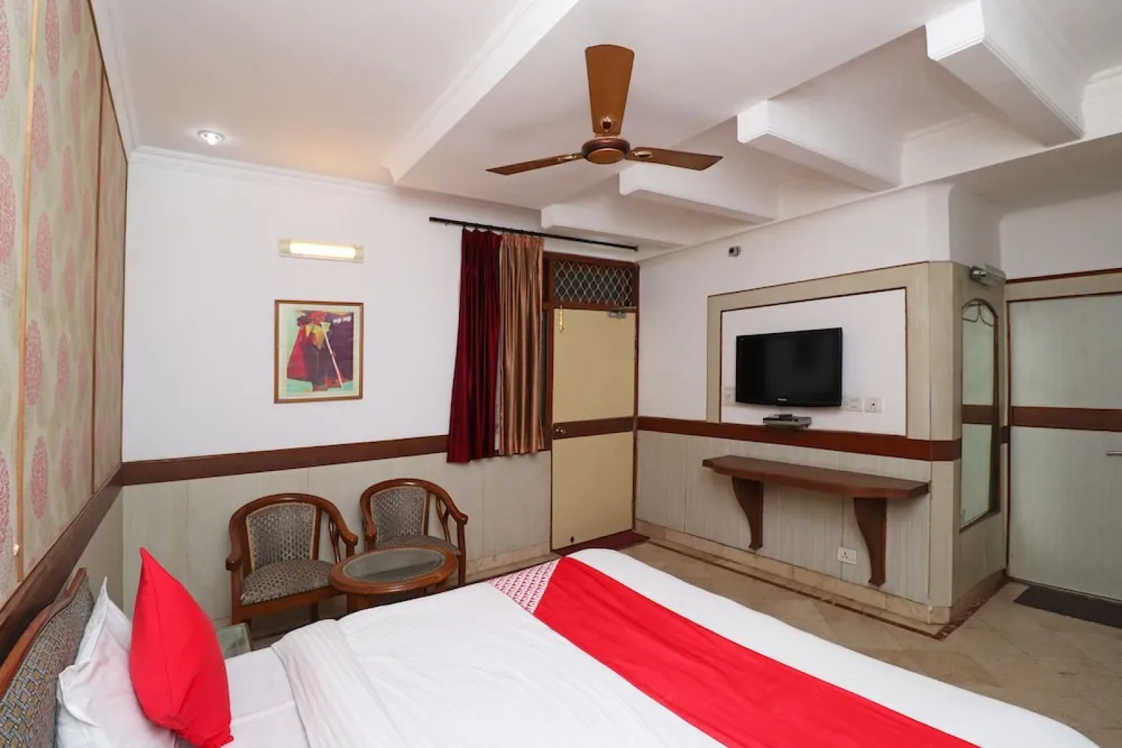 OYO 27878 Highway Inn International