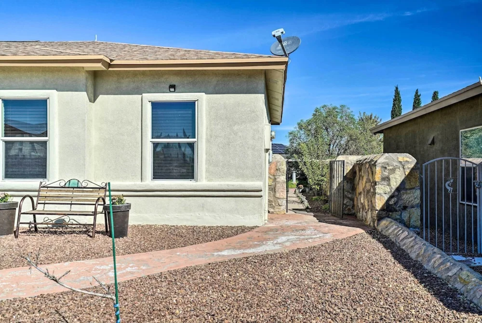 Quaint Santa Teresa Retreat Near the Border