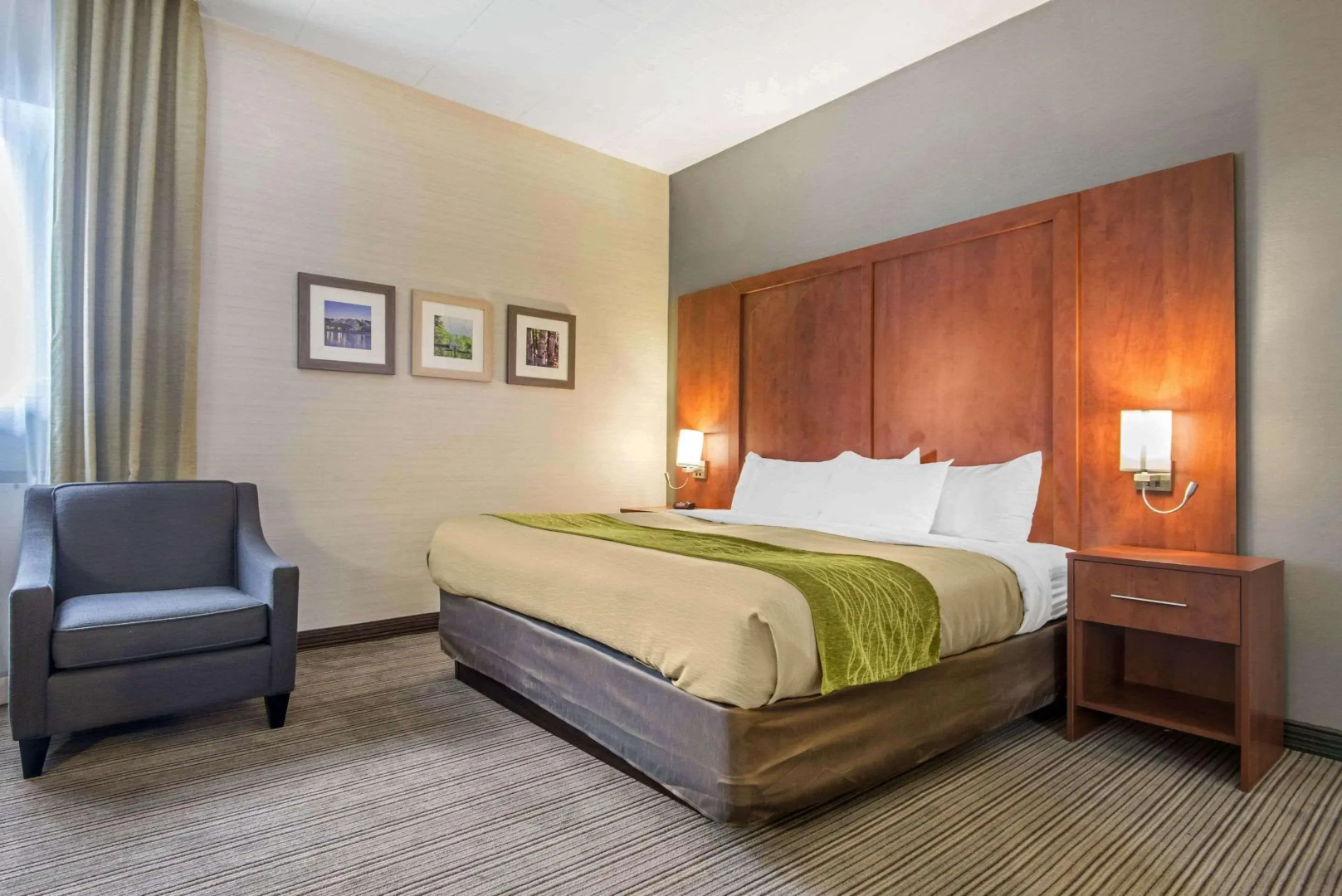 Holiday Inn Express & Suites
