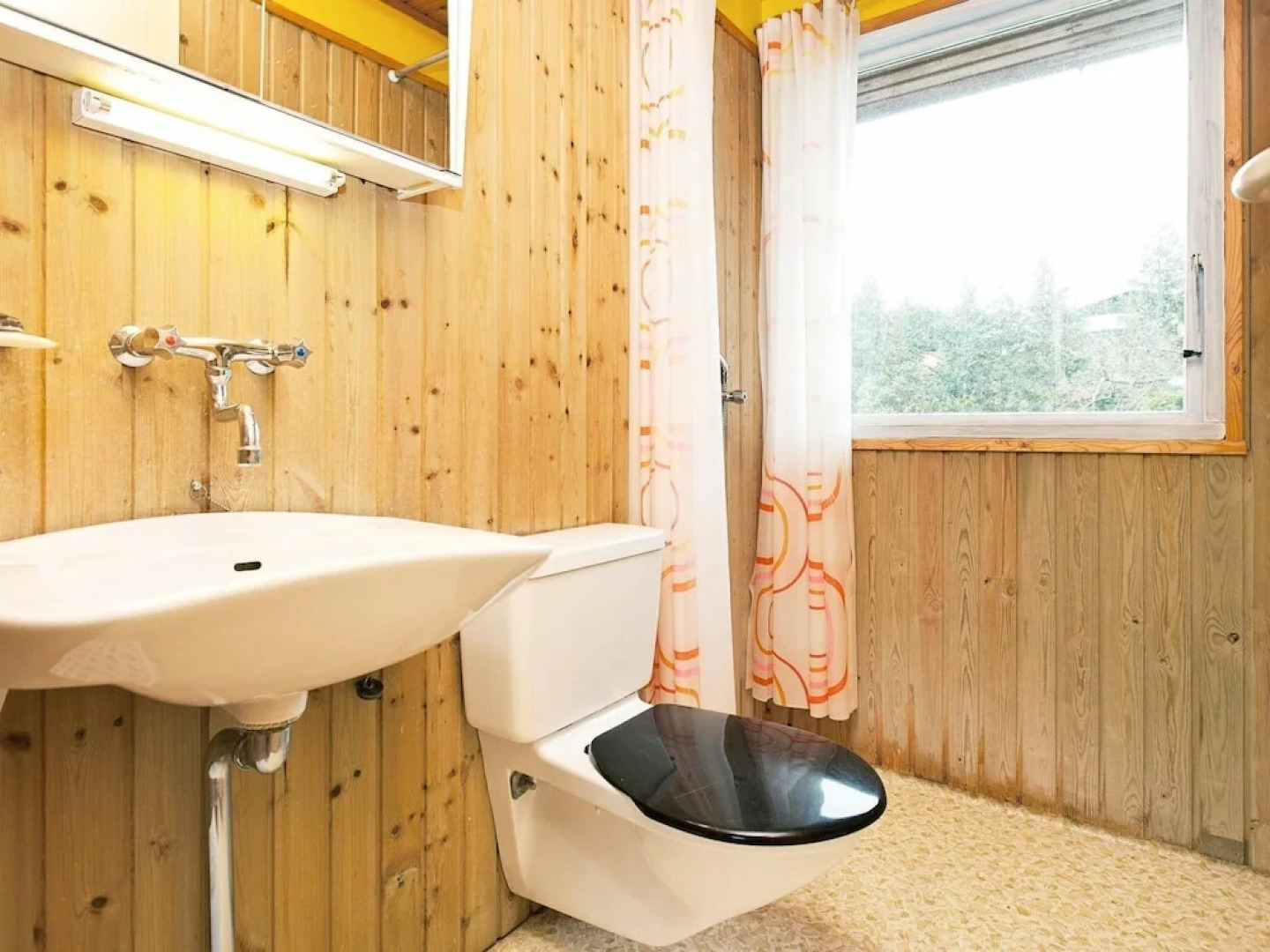 Serene Holiday Home in Gilleleje Near the Sea