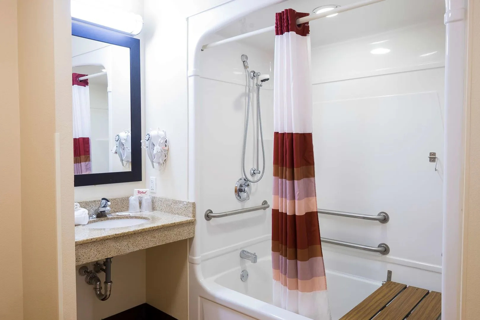 Red Roof Inn PLUS+ Boston - Logan