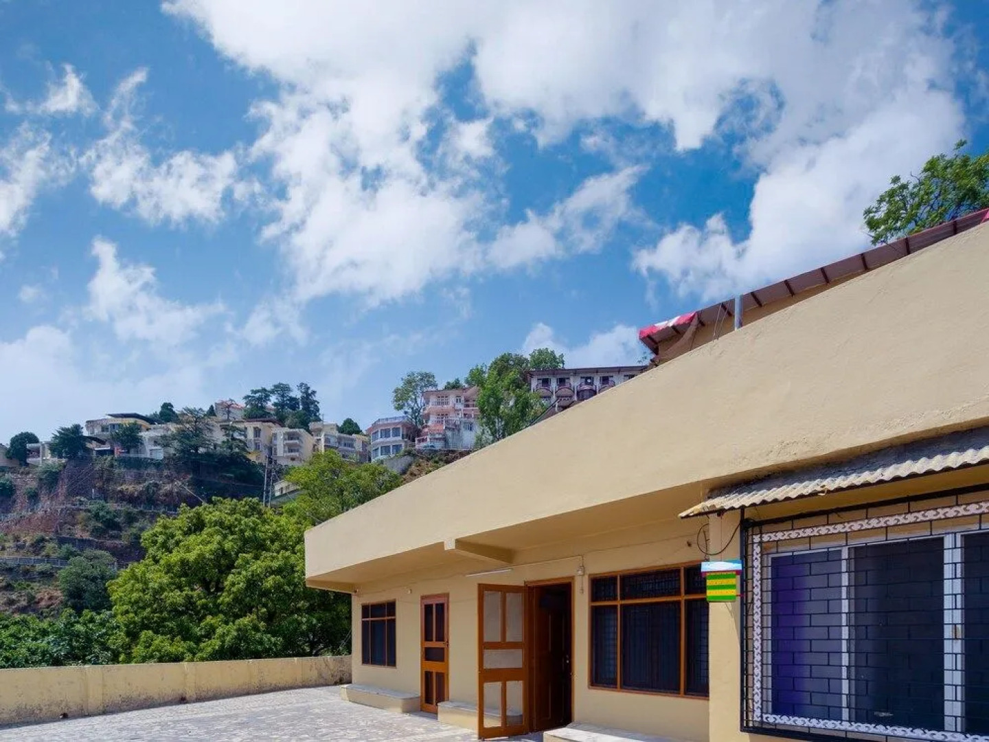 Oyo 13894 Home Skyline Homestay Near Picture Palace