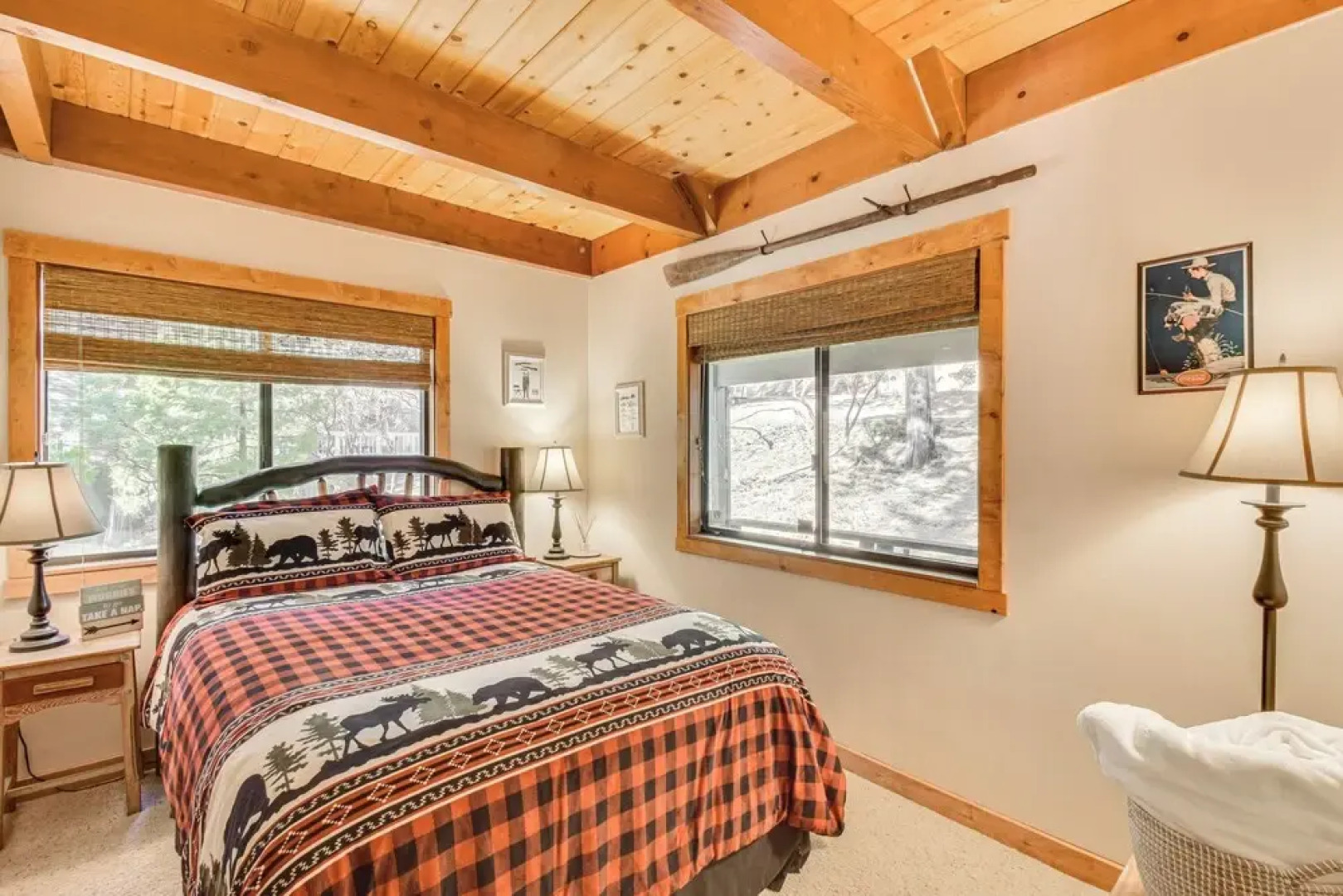 4 Mi to White Pines Lake: Quiet Cabin w/ Fire Pit