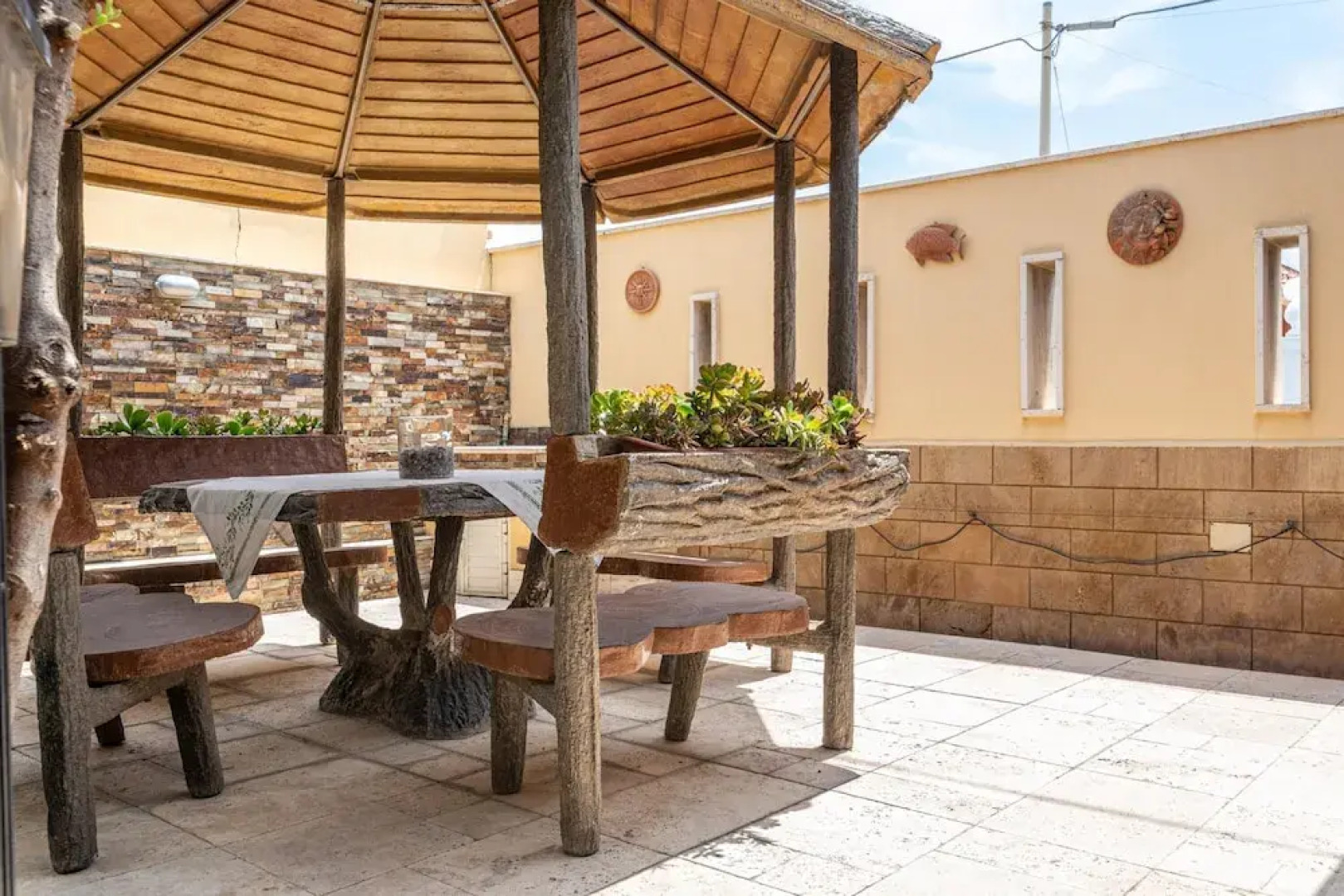 Villetta Ficarazzi by Wonderful Italy